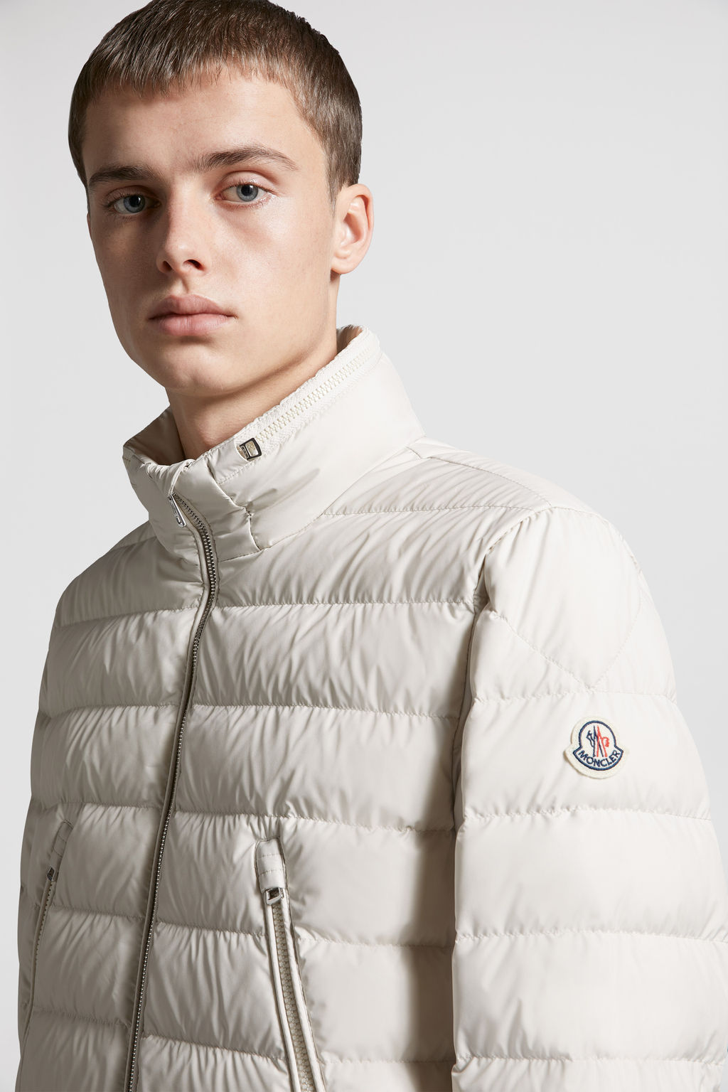 Piumino corto Alfit Bianco Piumini Corti Uomo Moncler IT