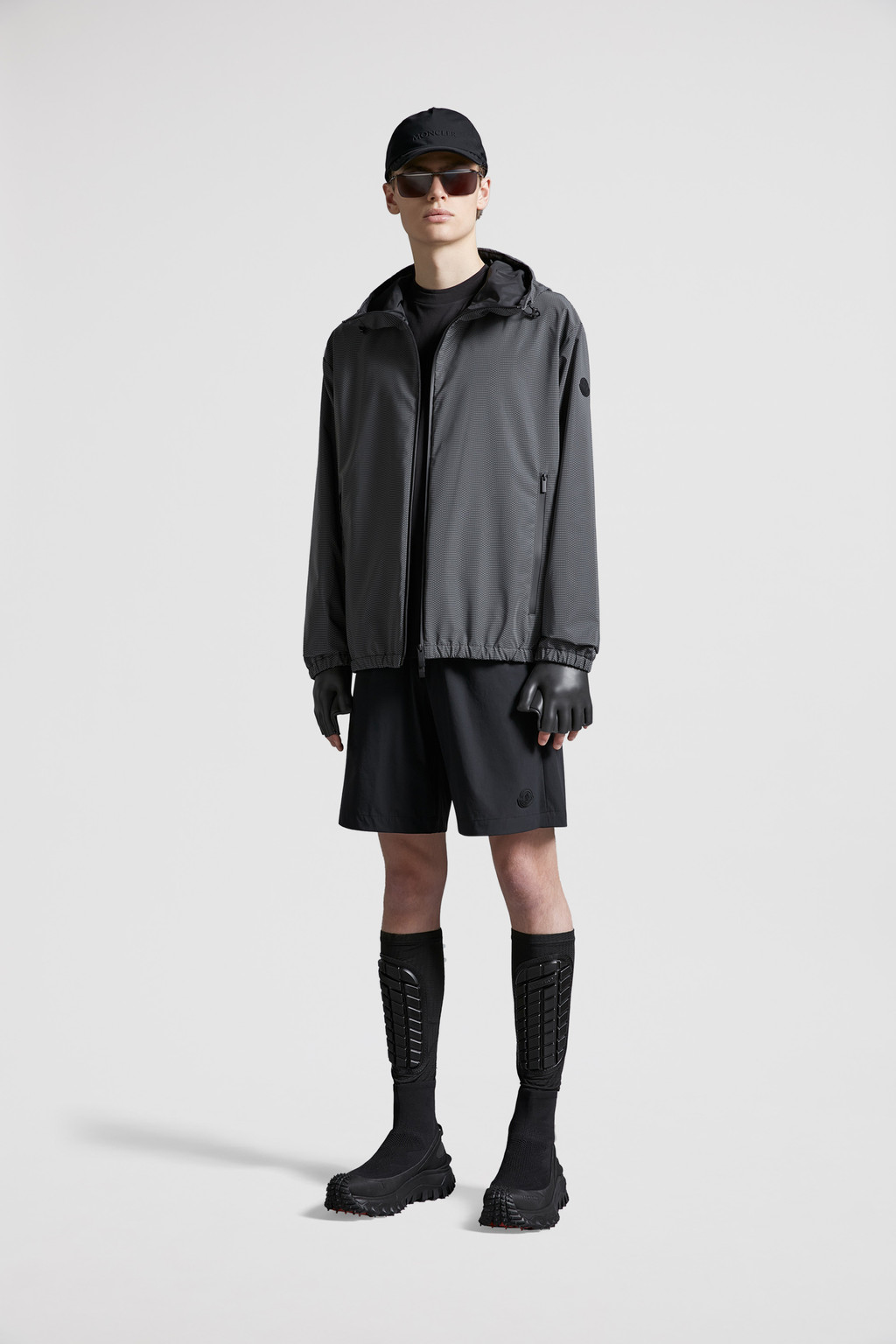 Trousers & Shorts for Men - Ready-To-Wear | Moncler AT