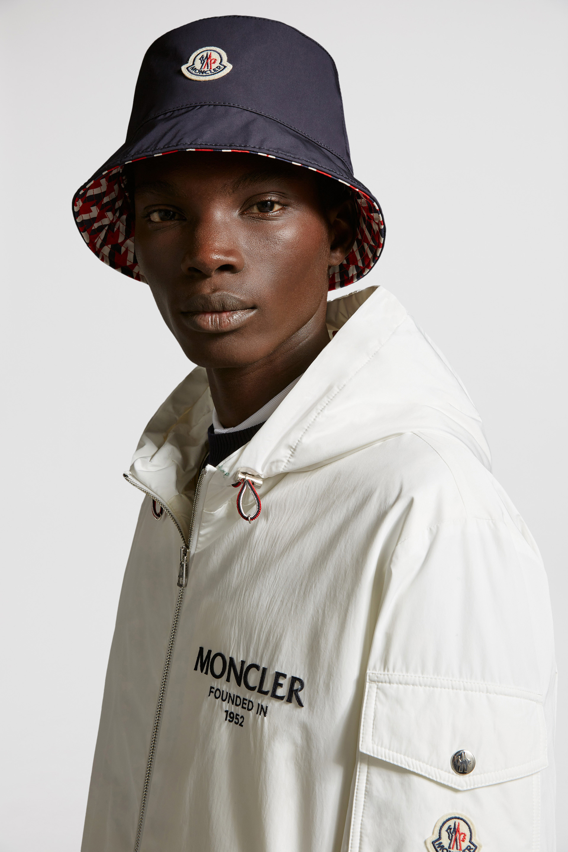 Moncler bucket hat deals mens