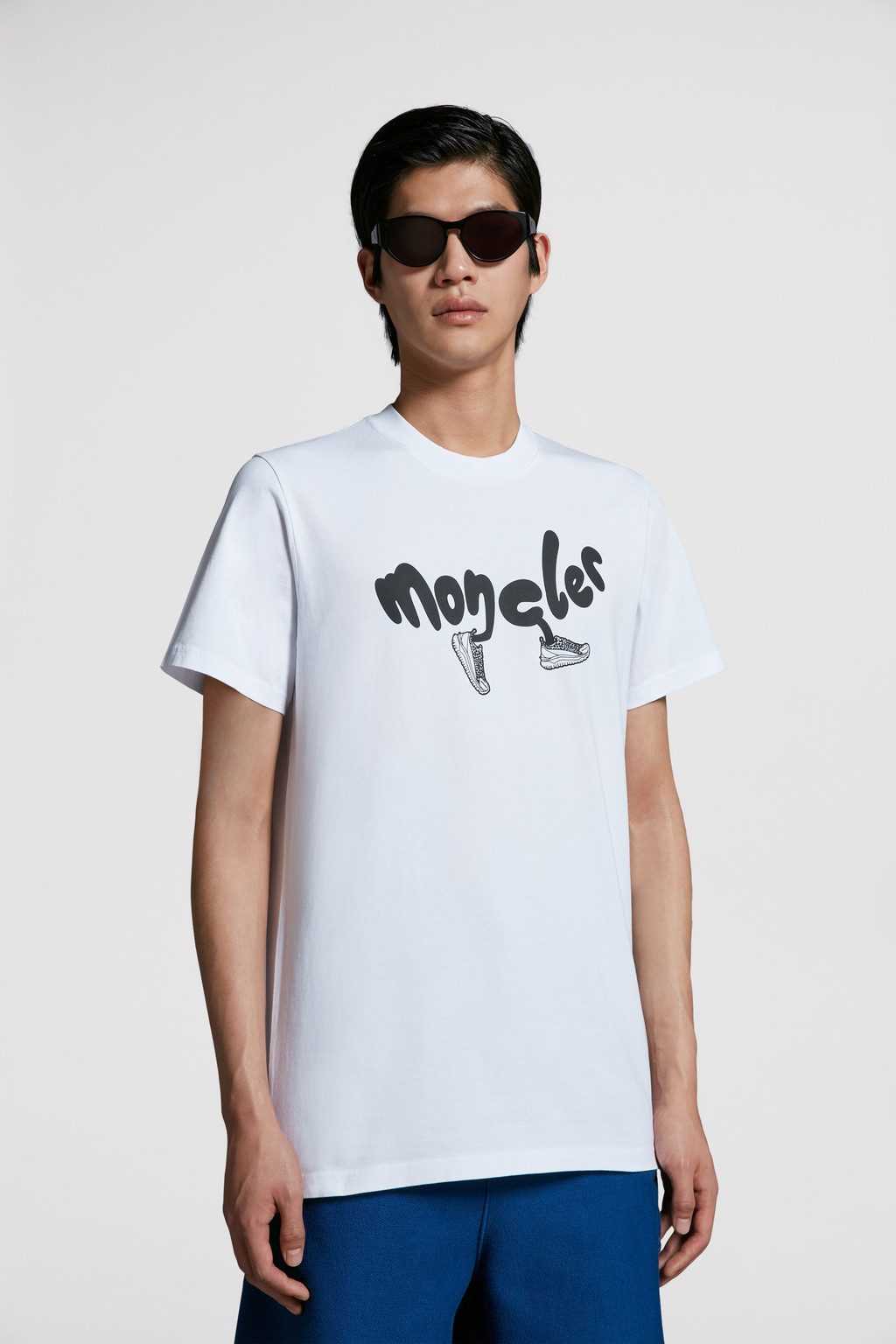 本店は 美品✨ モンクレール 背面ロゴ Tシャツ 白 半袖 メンズ トップス