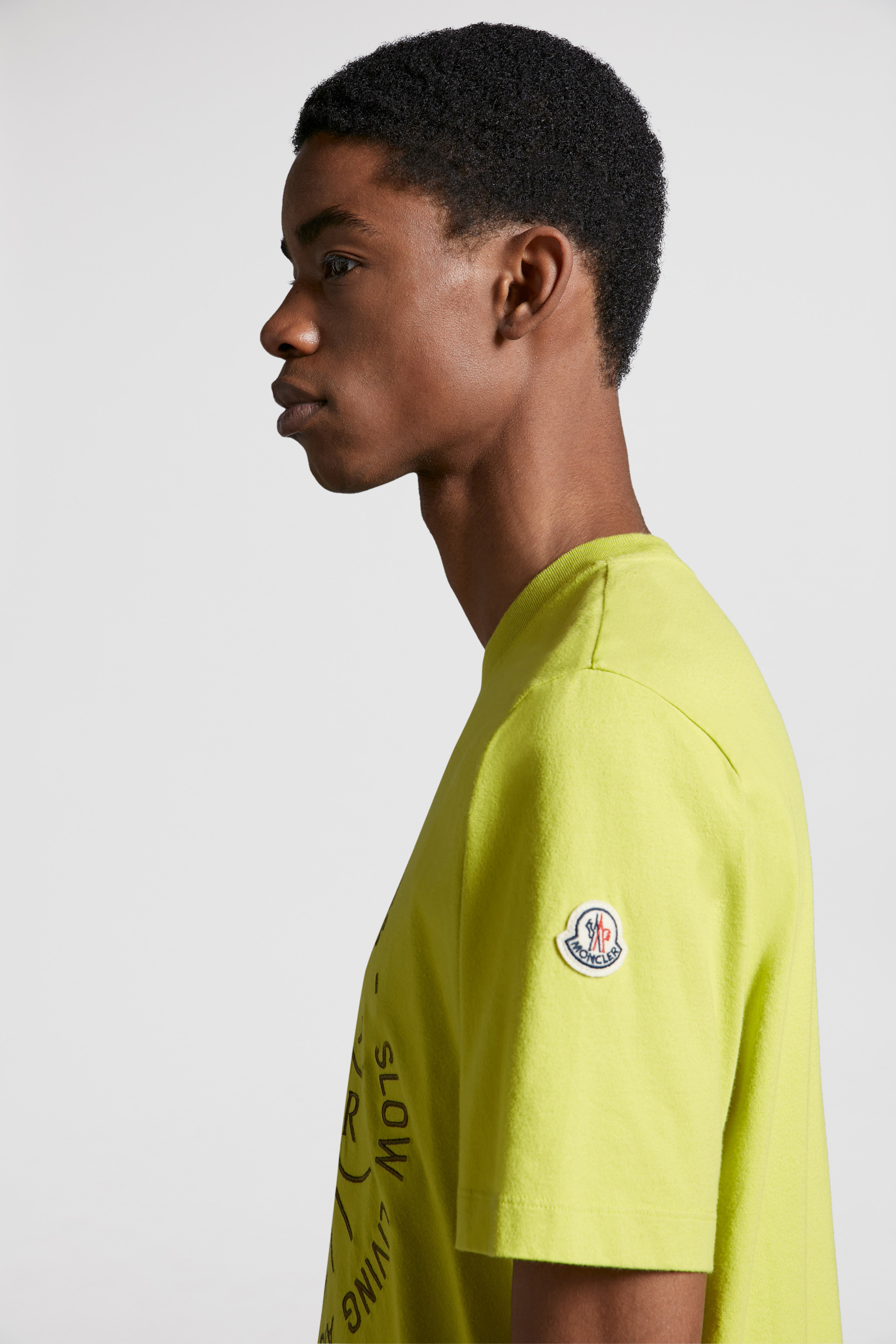 Moncler yellow t clearance shirt