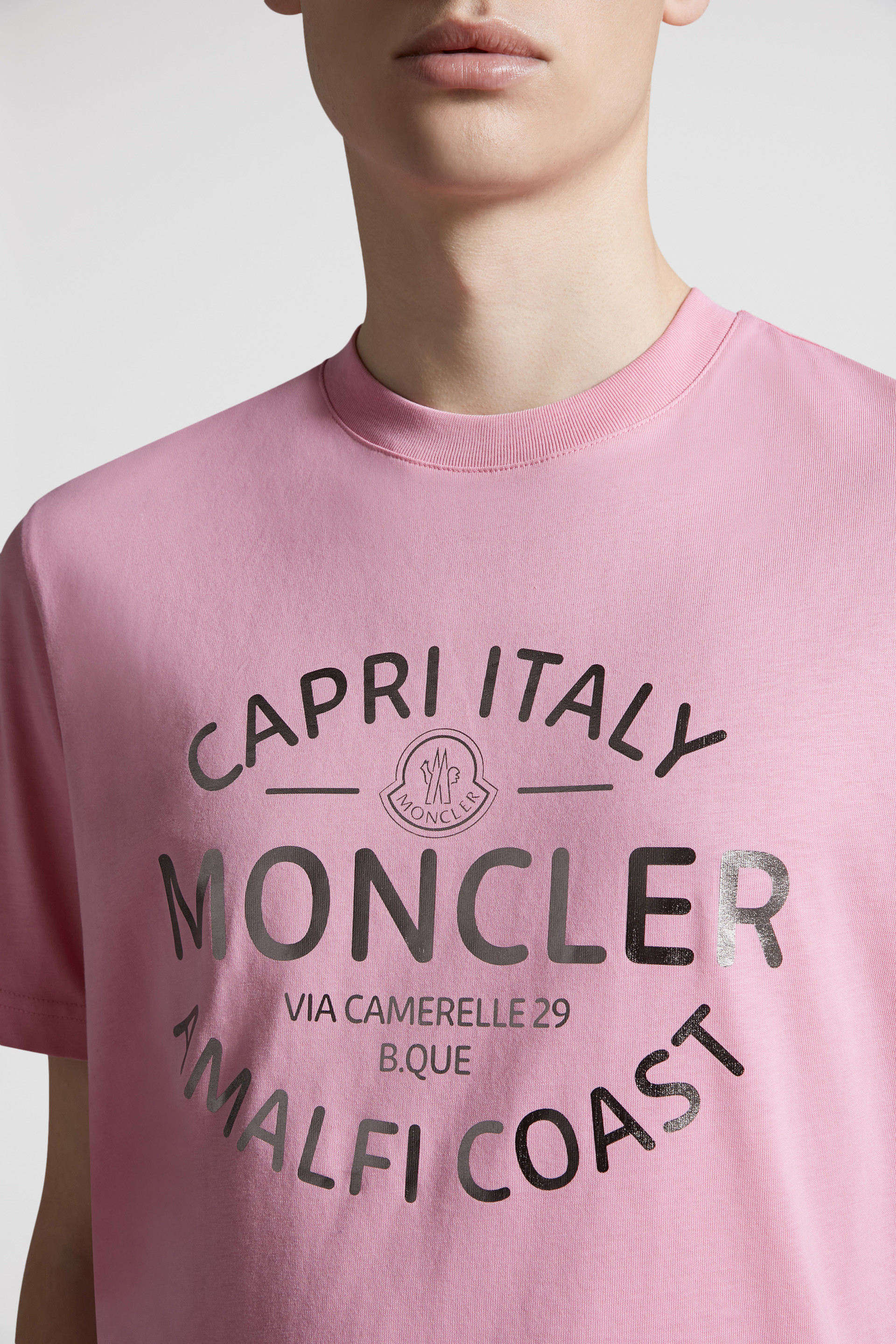 col529モンクレール　Tシャツ　半袖 トップス MONCLER ピンク