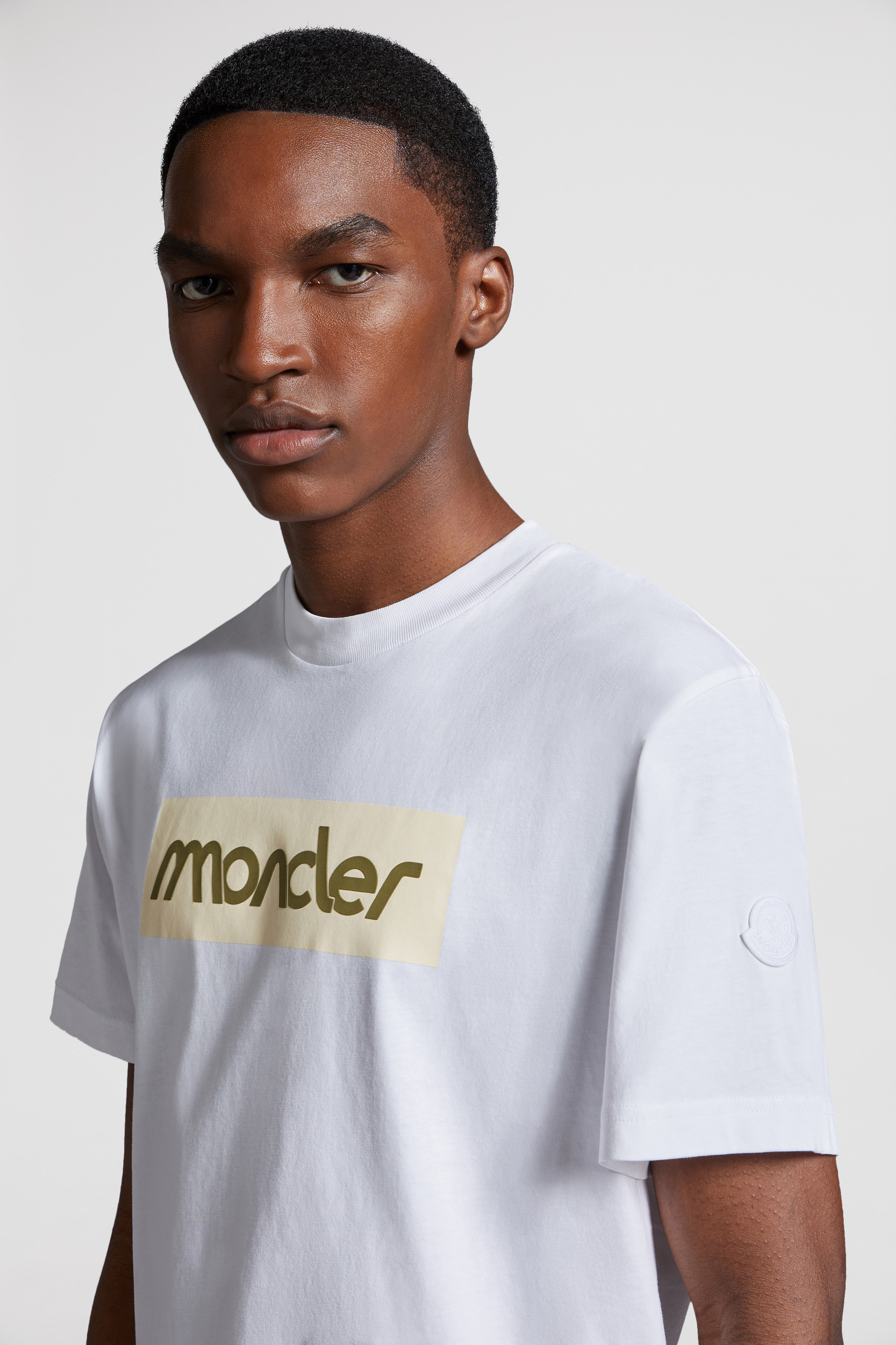 得価格安113 MONCLER ホワイト ロゴ Tシャツ size XXL Tシャツ/カットソー(半袖/袖なし)