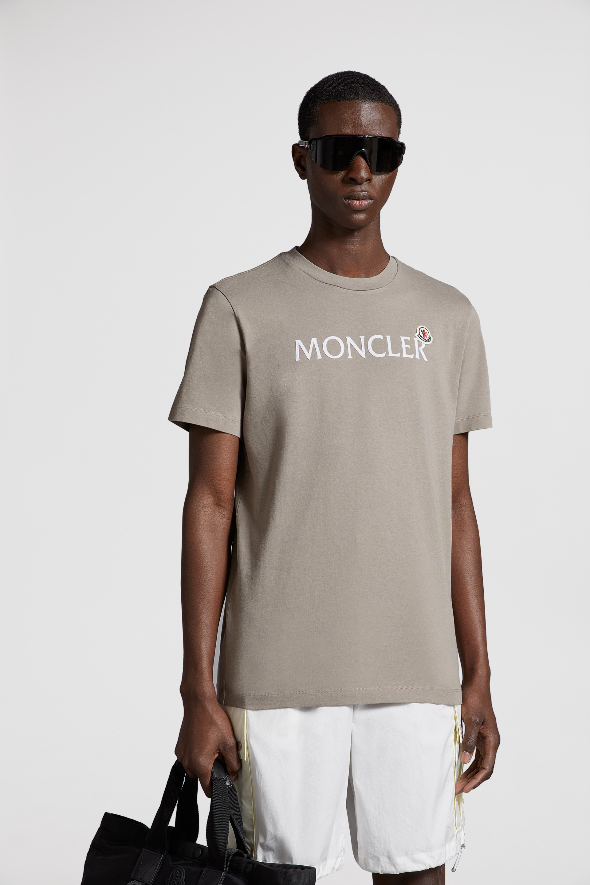 Moncler t shirt outlet mens grey