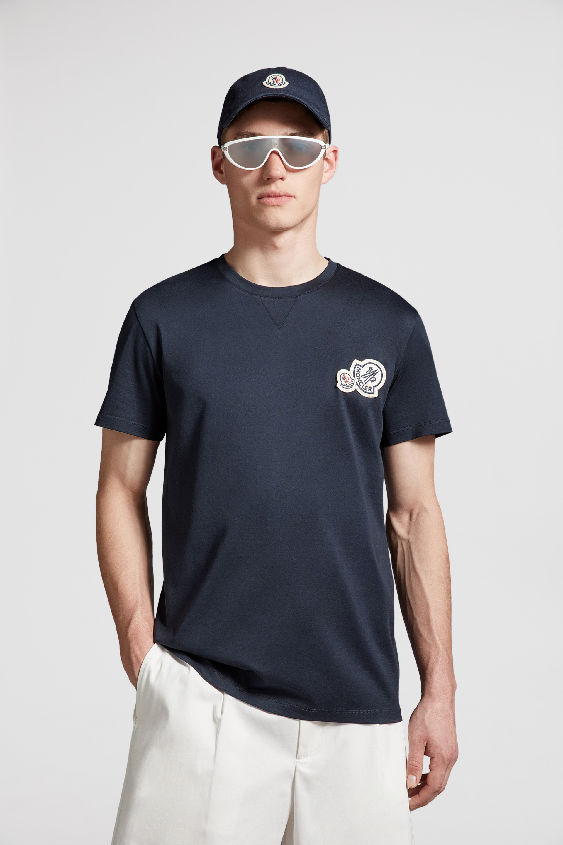 モンクレール　水色　ブルー　半袖　Tシャツ　パイナップル柄　可愛い　スポーツ質屋古物市場ストア商品