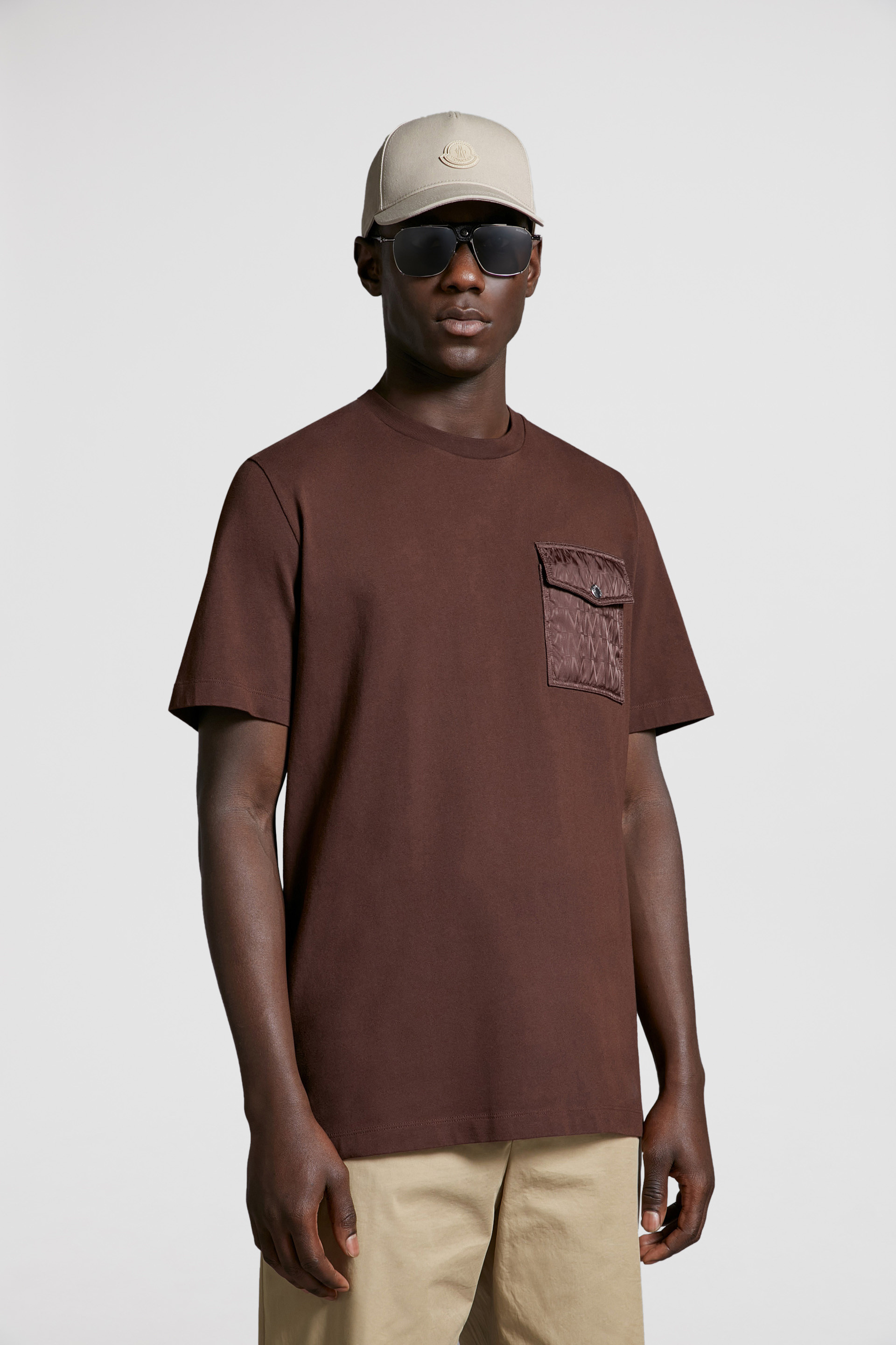 T-Shirt mit Tasche Braun - Polos & T-Shirt für Herren | Moncler DE