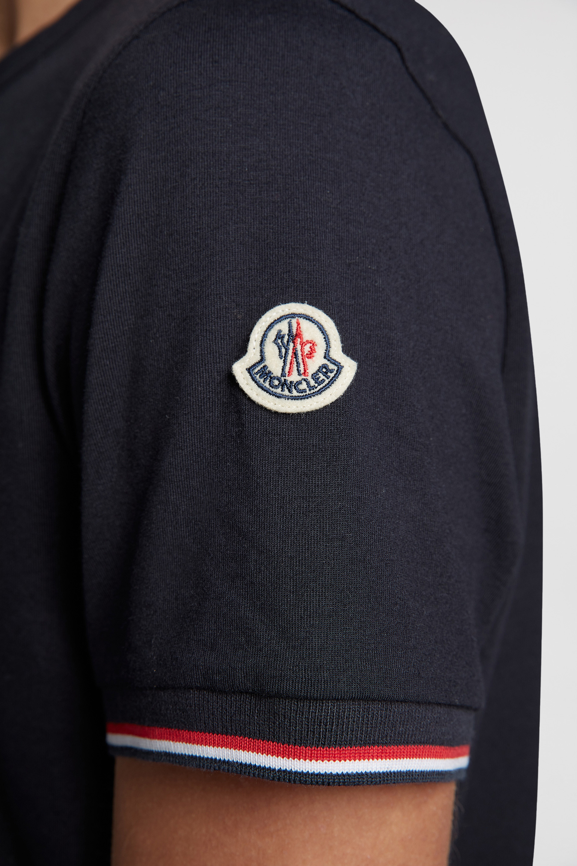 Moncler t 2025 shirt slim fit