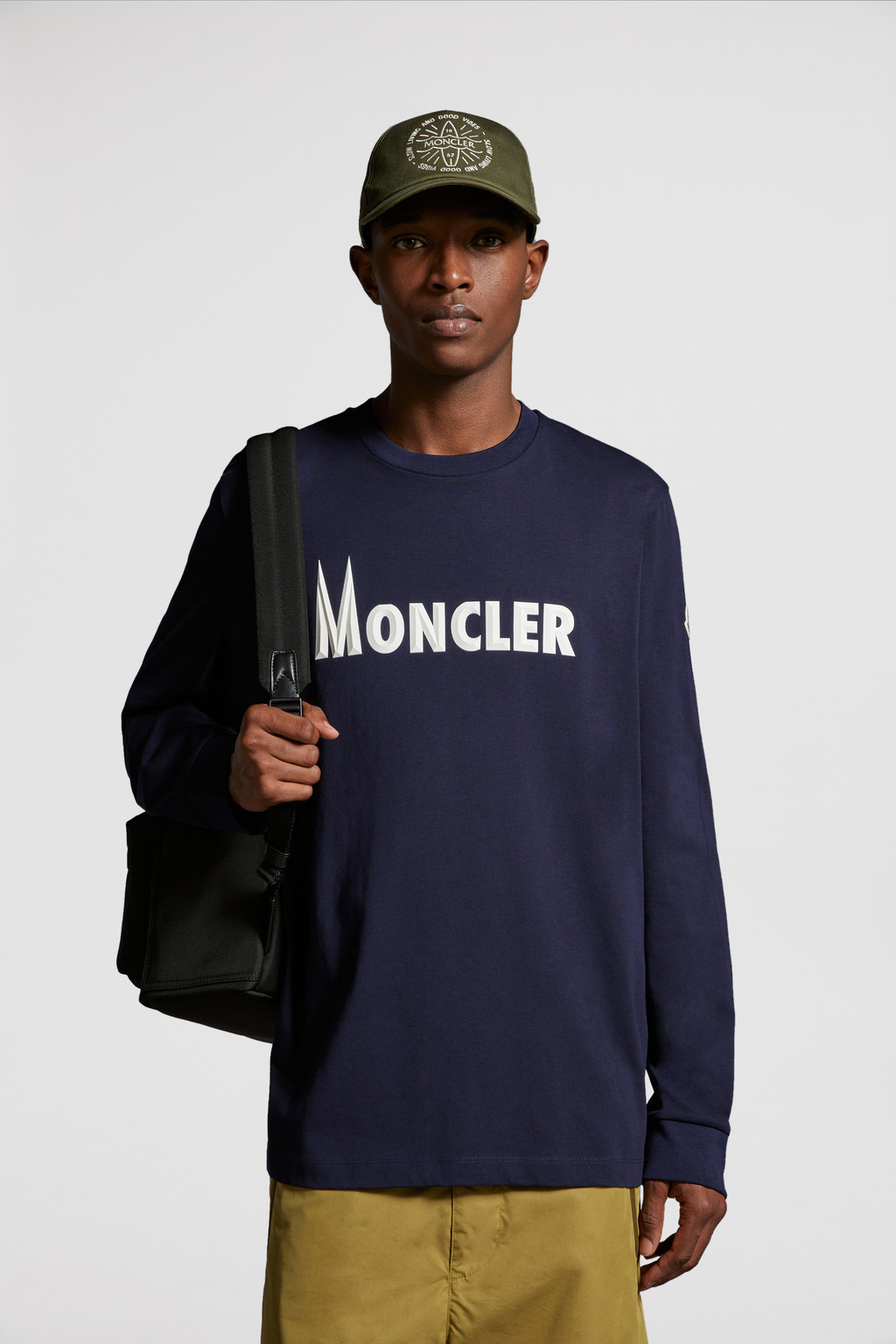 moncler v neck t shirt