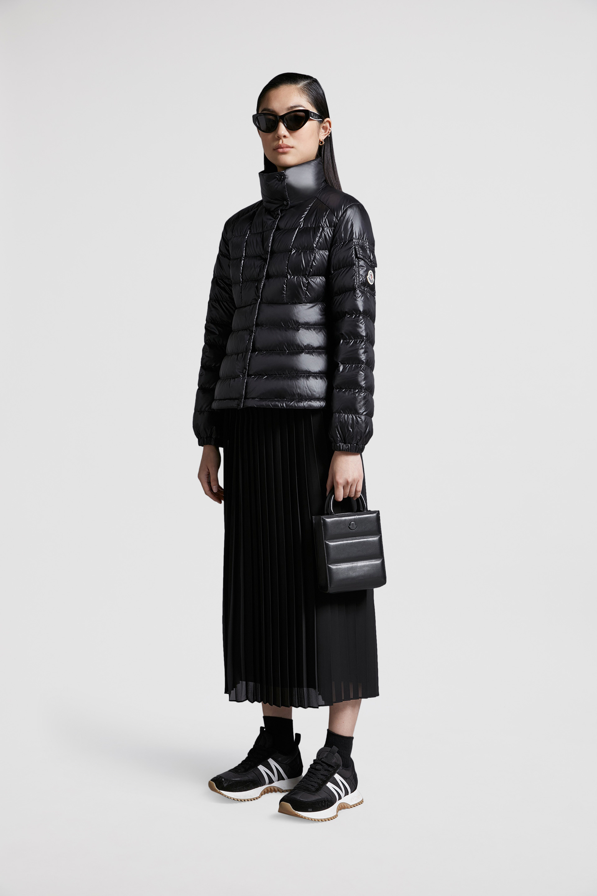 黑色Aminia女士短款羽绒服夹克外套- 短款羽绒服for 女装| Moncler HK