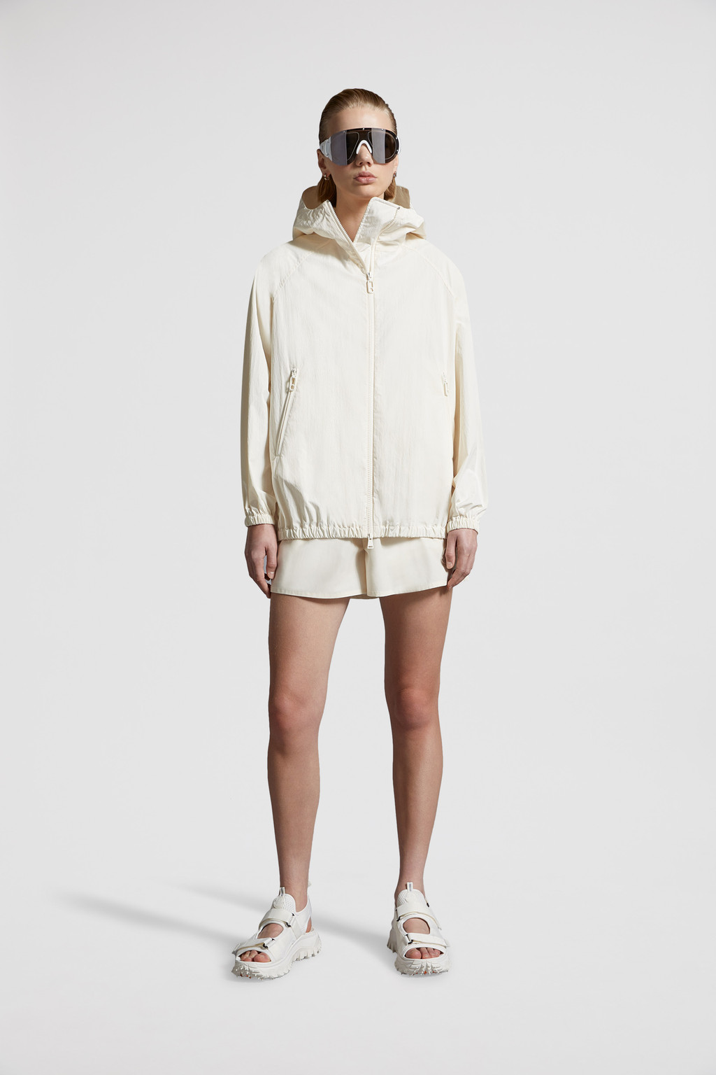 Outerwear - Jackets and Down Jackets for Women | Moncler JP