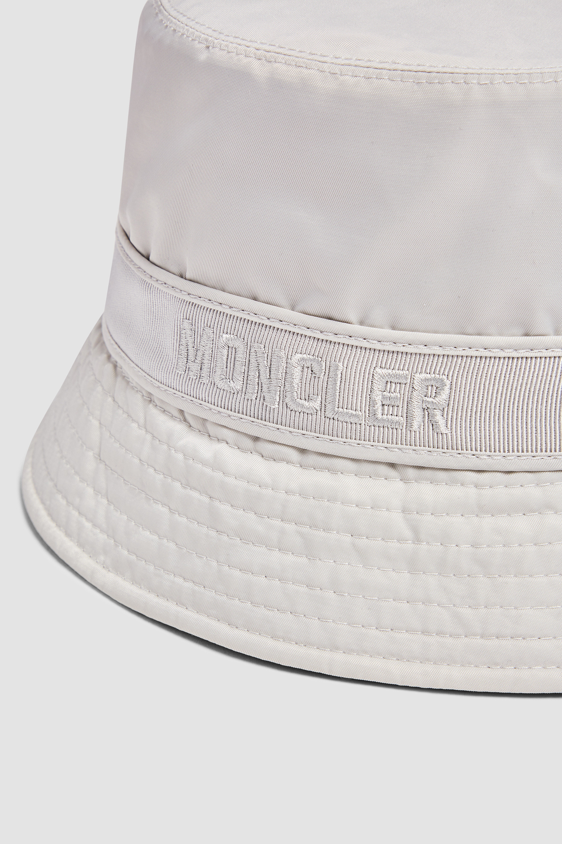 Doudoune moncler shop hats