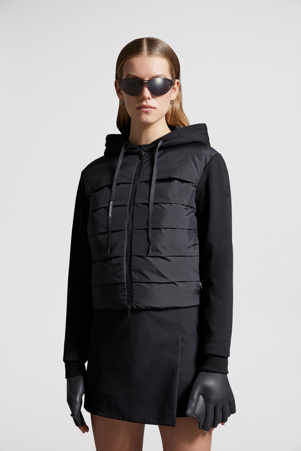 Moncler Felpa con zip e cappuccio I29518G00009 main image 1