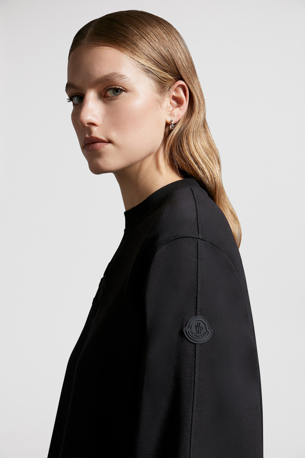 Black Embossed Logo Sweatshirt - Sweatshirts for Women | Moncler CY