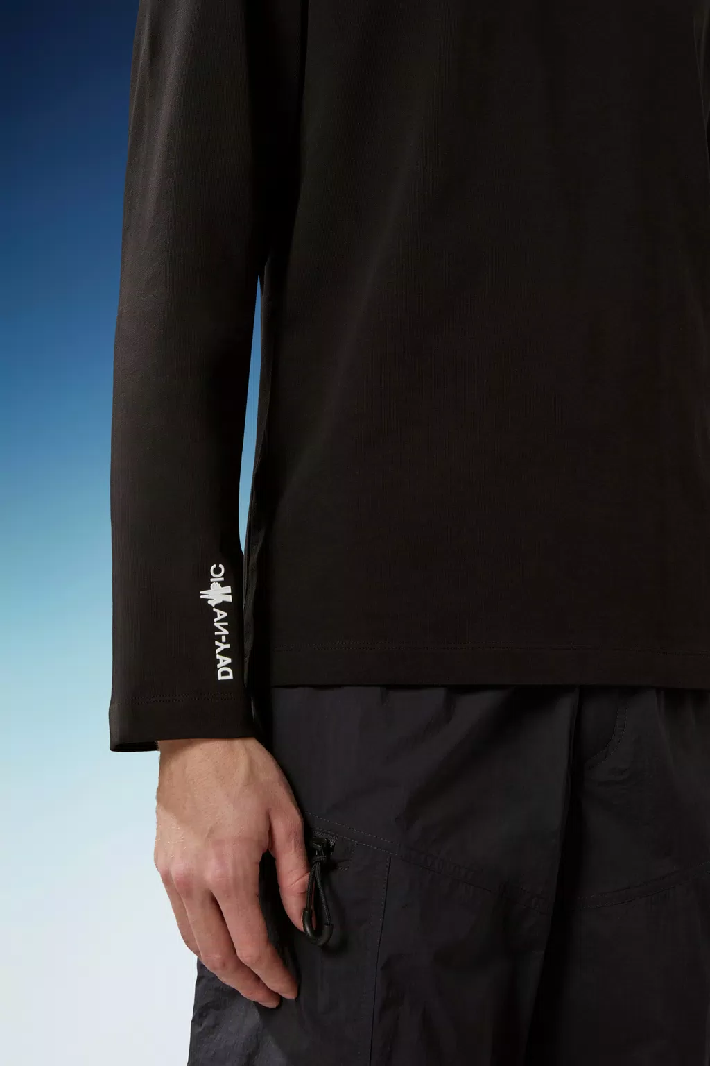 Black Logo Long Sleeve T-Shirt - Polos & T-shirts for Men | Moncler ES