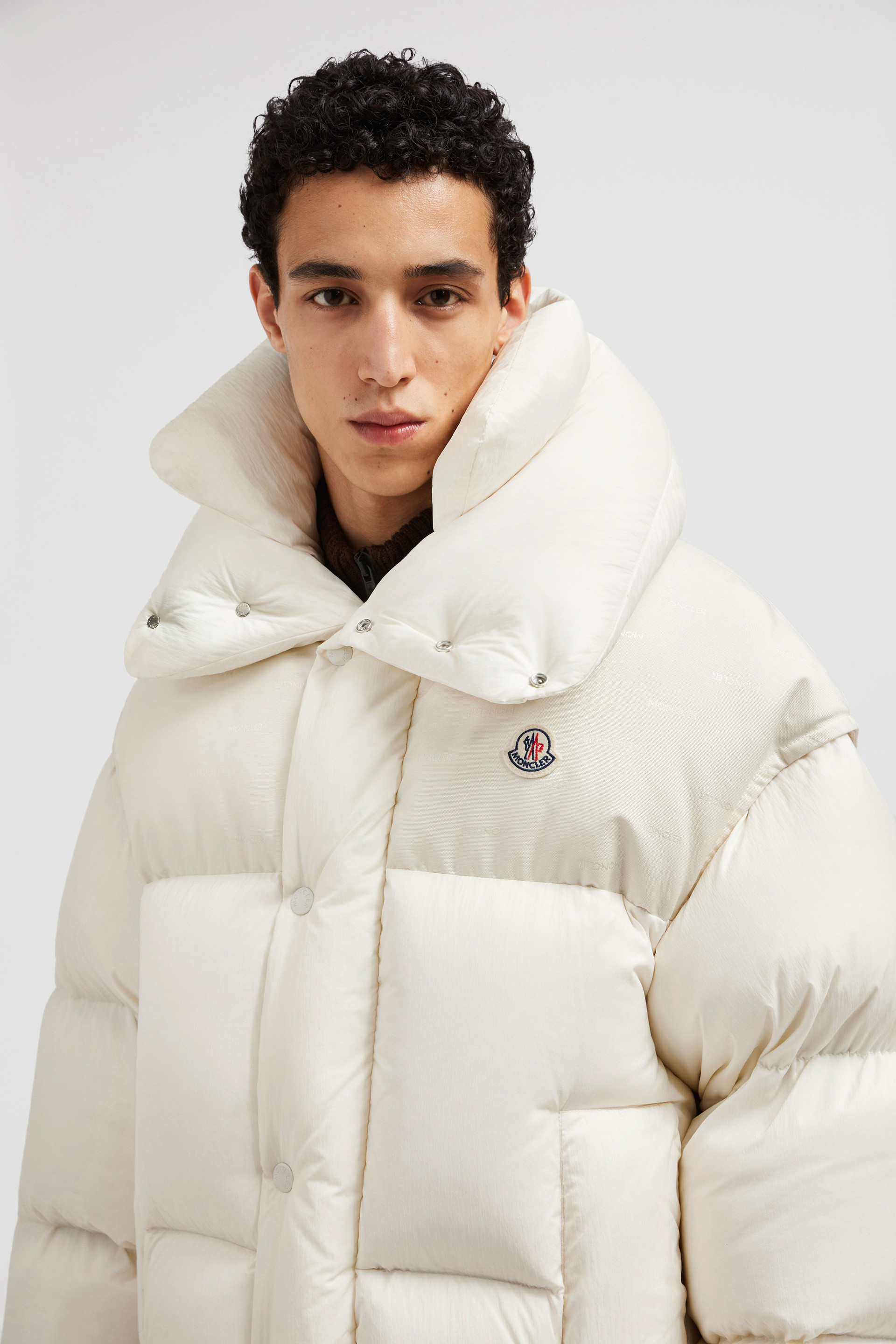 ホワイト Moncler Veroneロングダウンジャケット : ロングダウンジャケット 向けの レディース | モンクレール