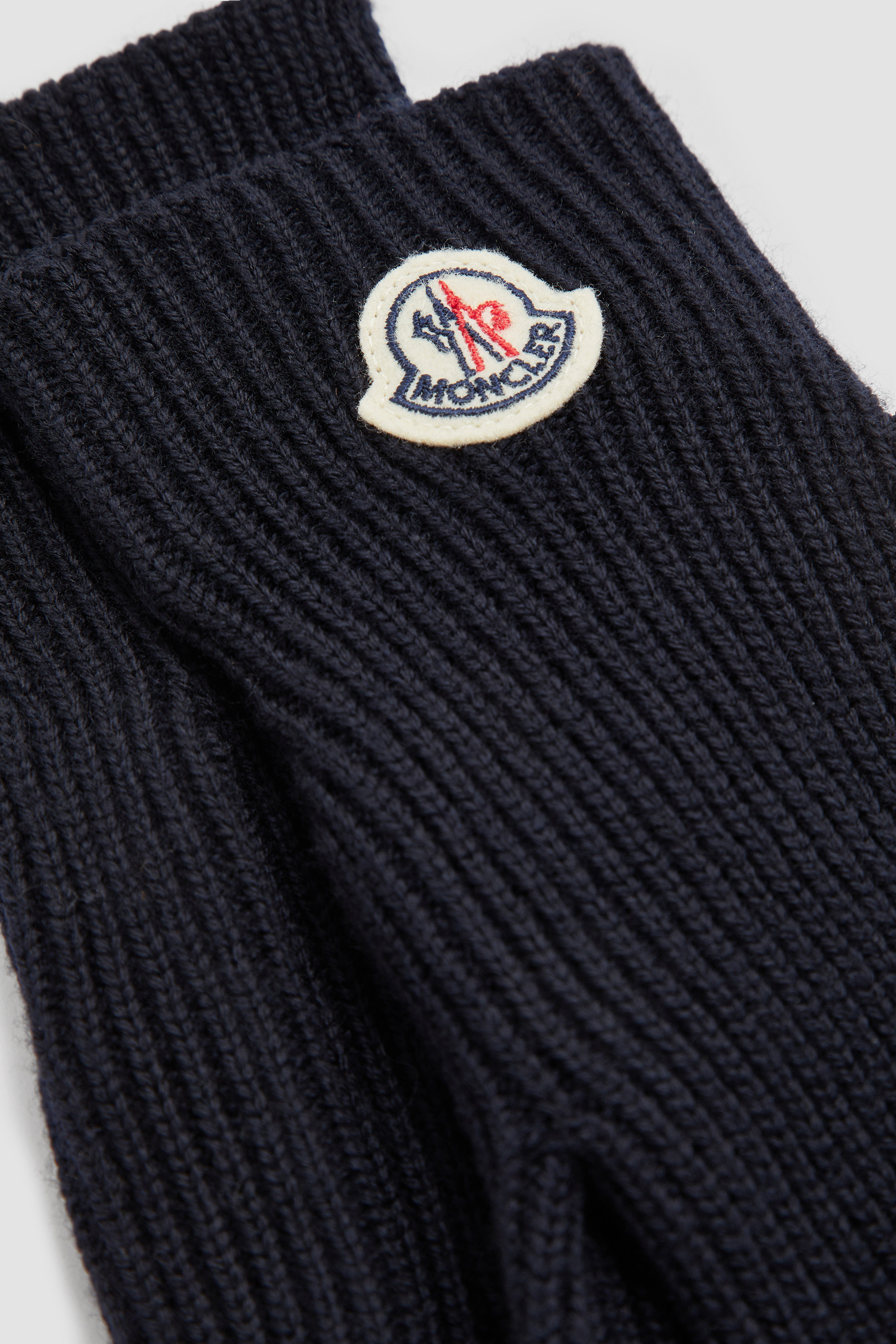 Gloves & Scarves for Men - made of Cashmere or Wool | Moncler US