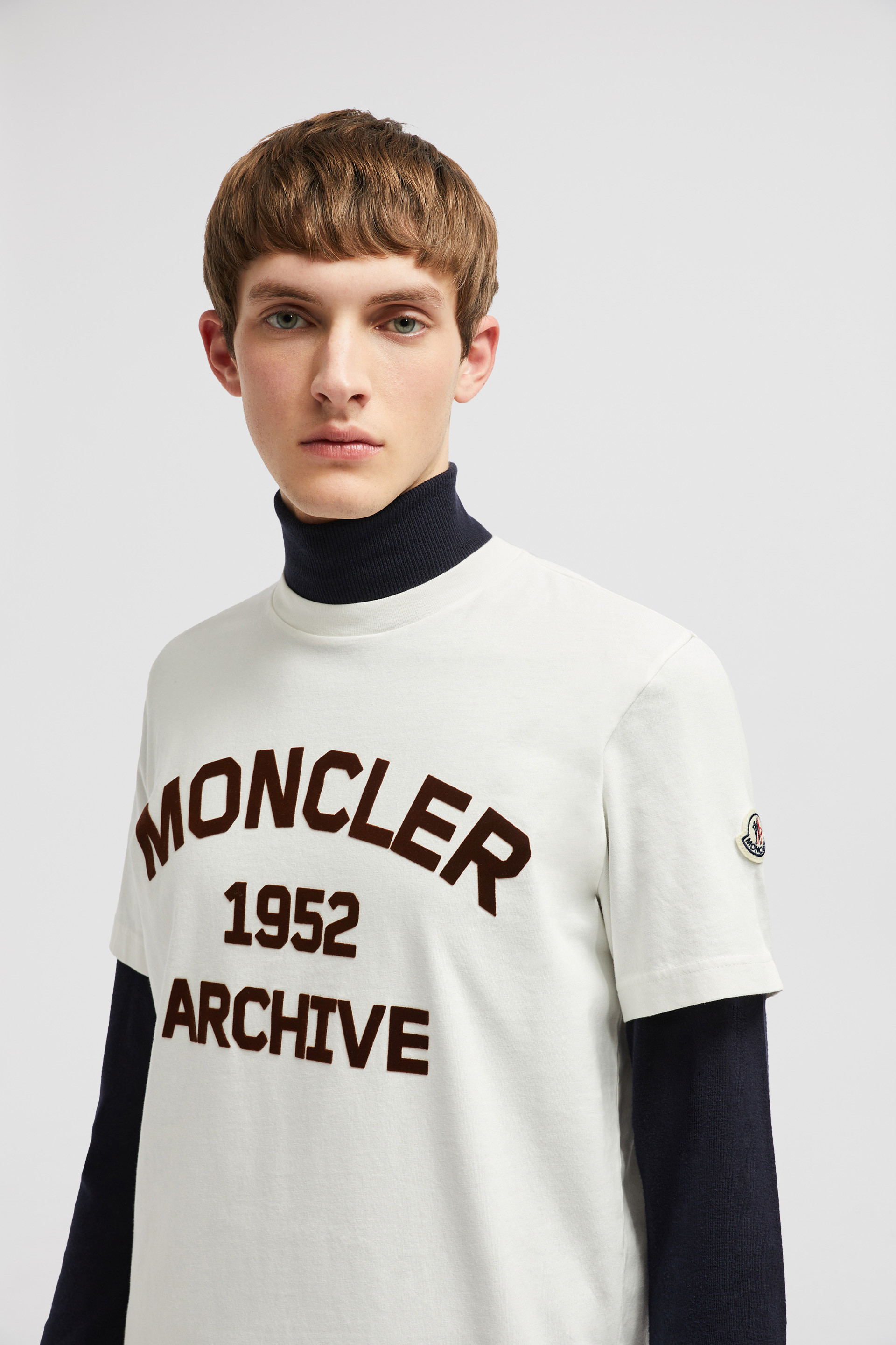 Off white x moncler tee hotsell