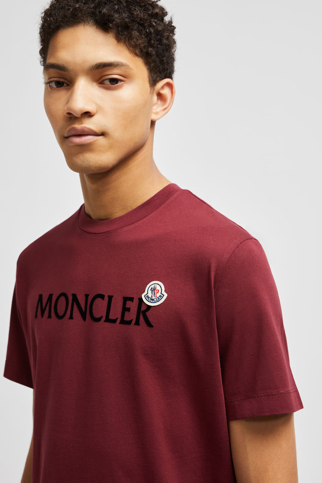 Burgundy Flocked Logo T-Shirt - Polos & T-shirts for Men | Moncler NL