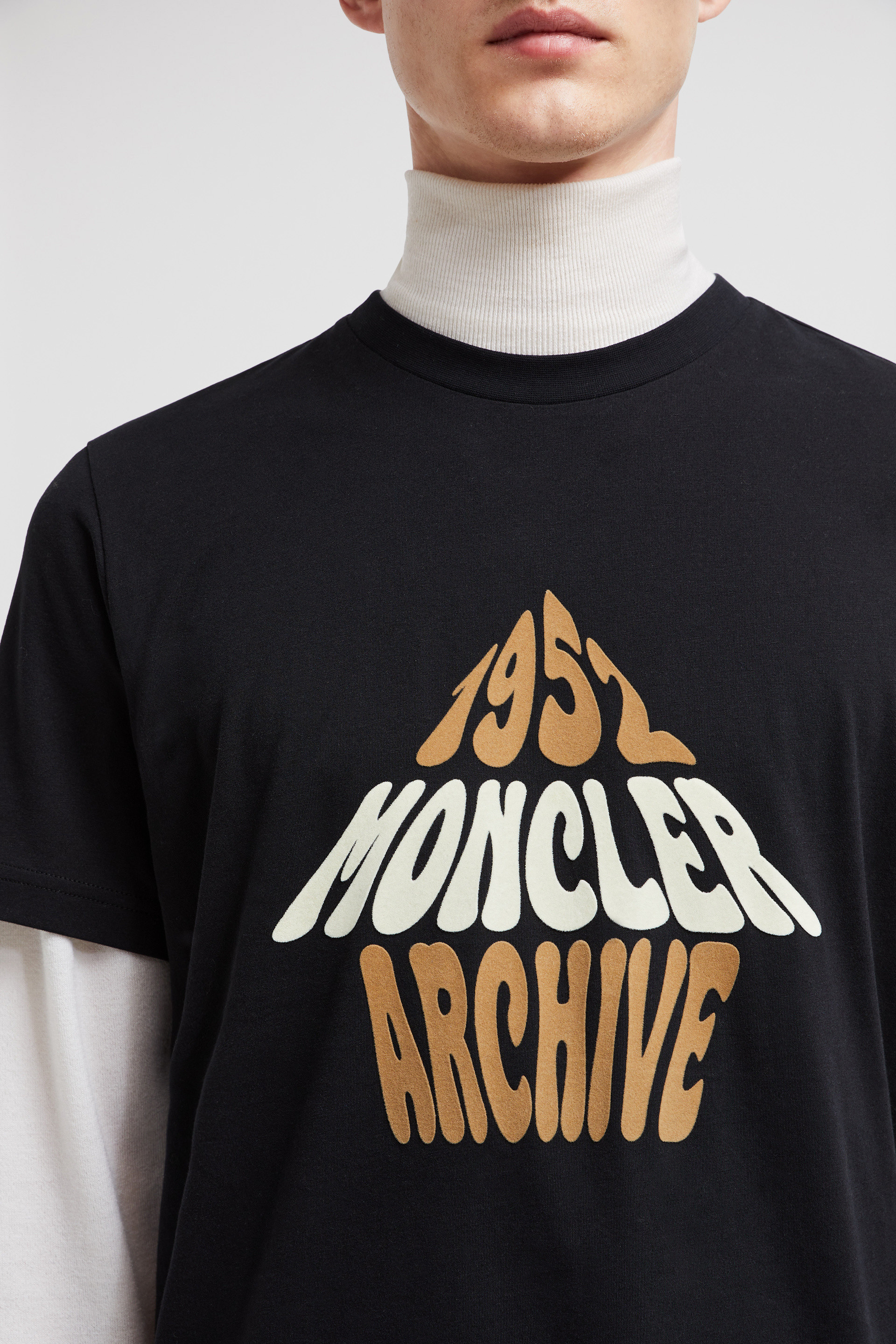 Moncler black double logo tee outlet mens medium