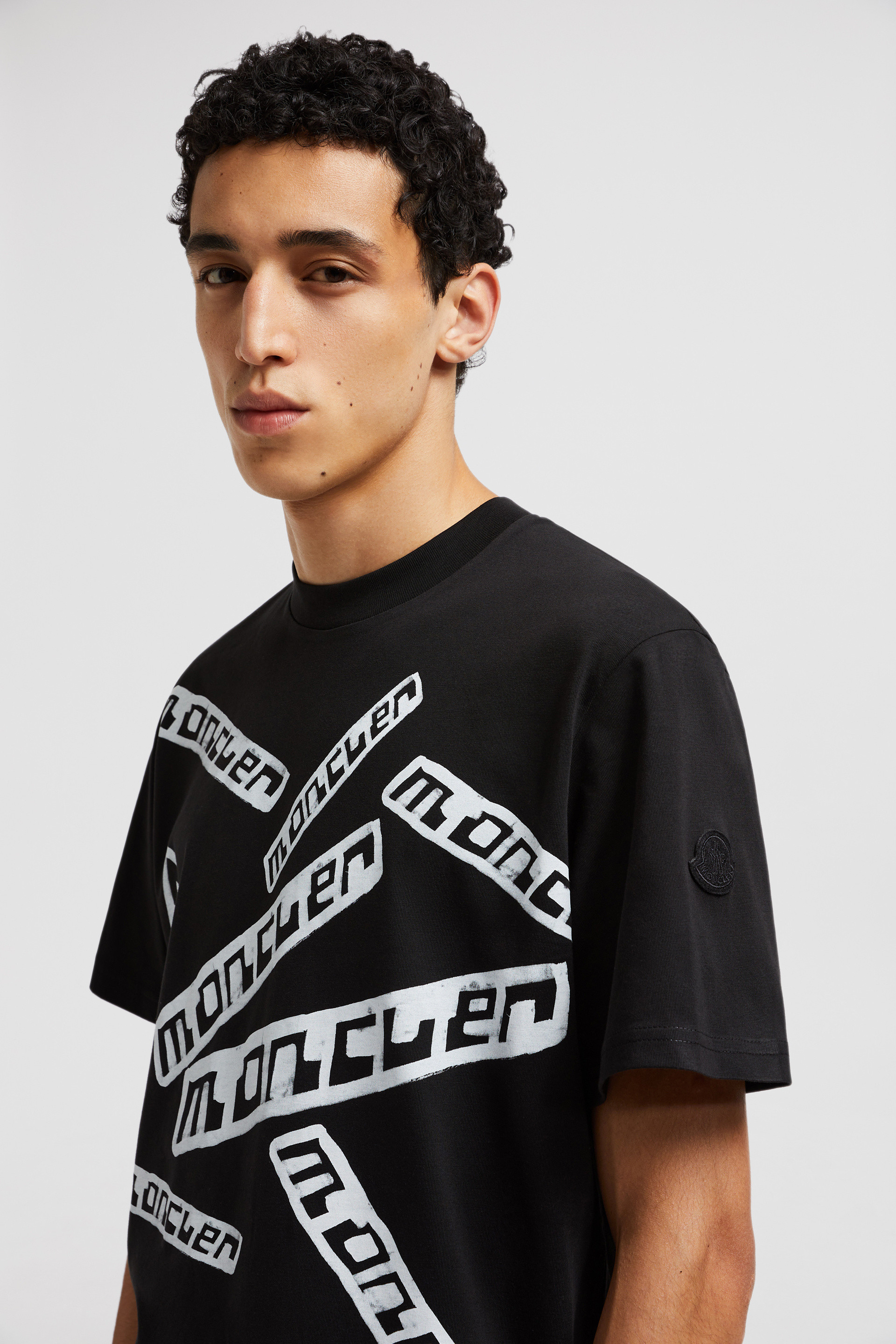 Moncler new season t shirt hotsell