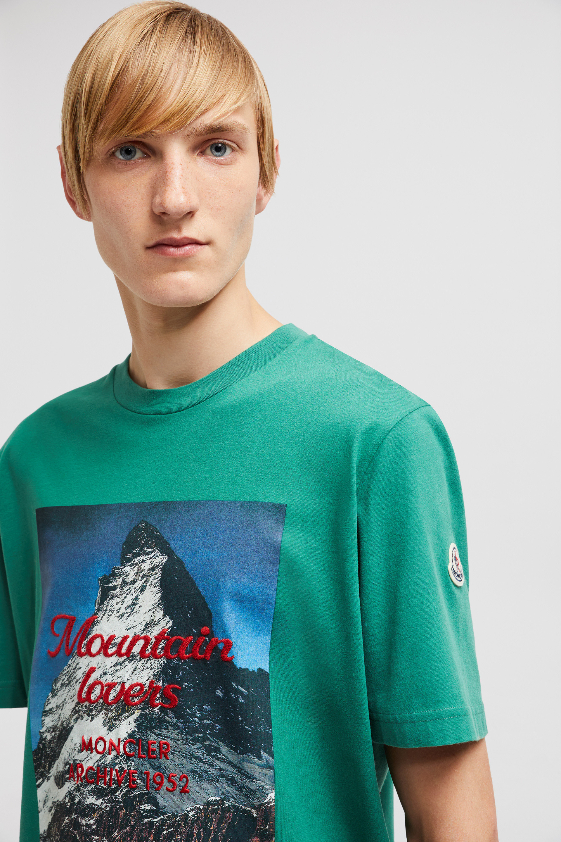 Moncler mountain t shirt hotsell