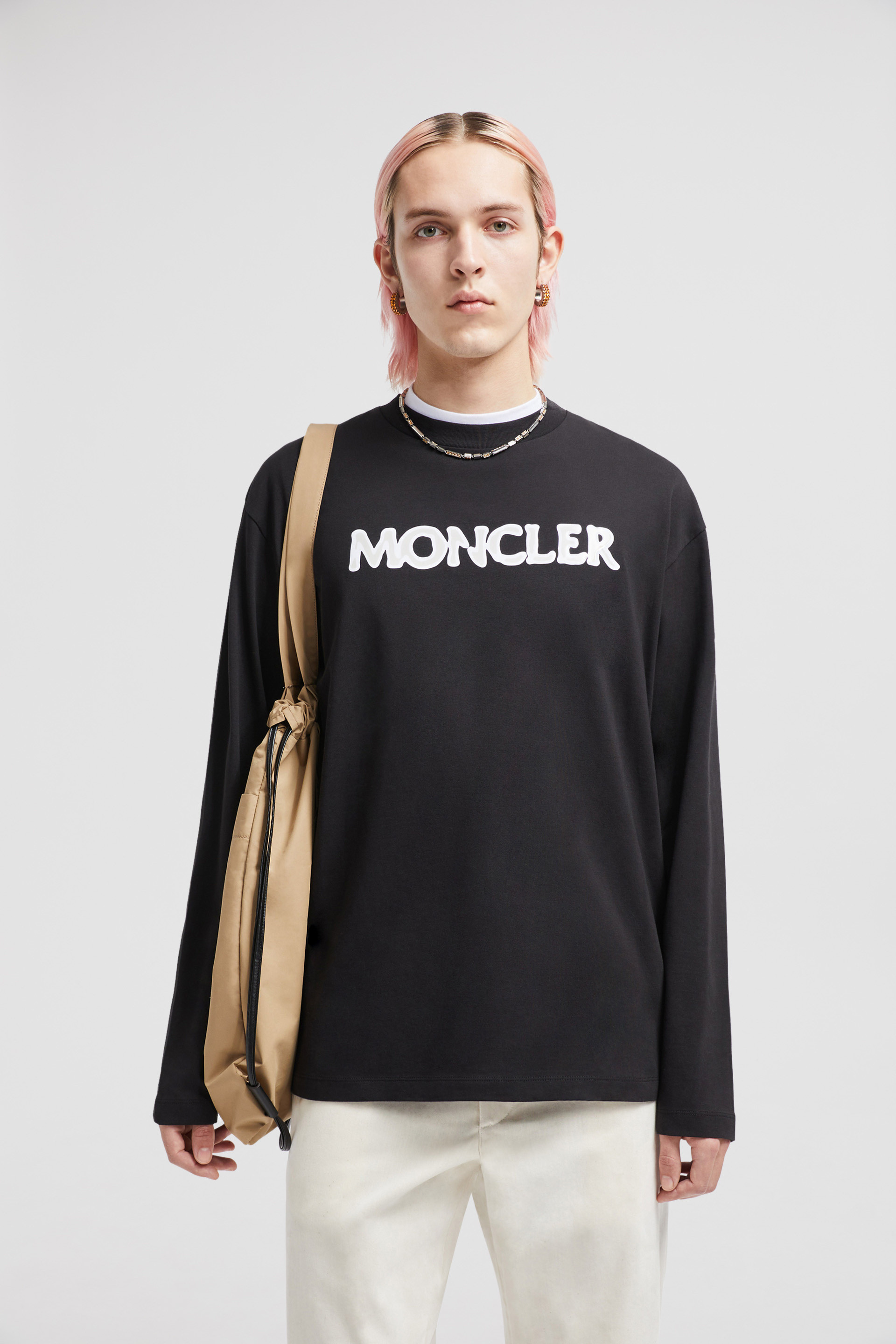 Moncler Long anthropomorphized Sleeve