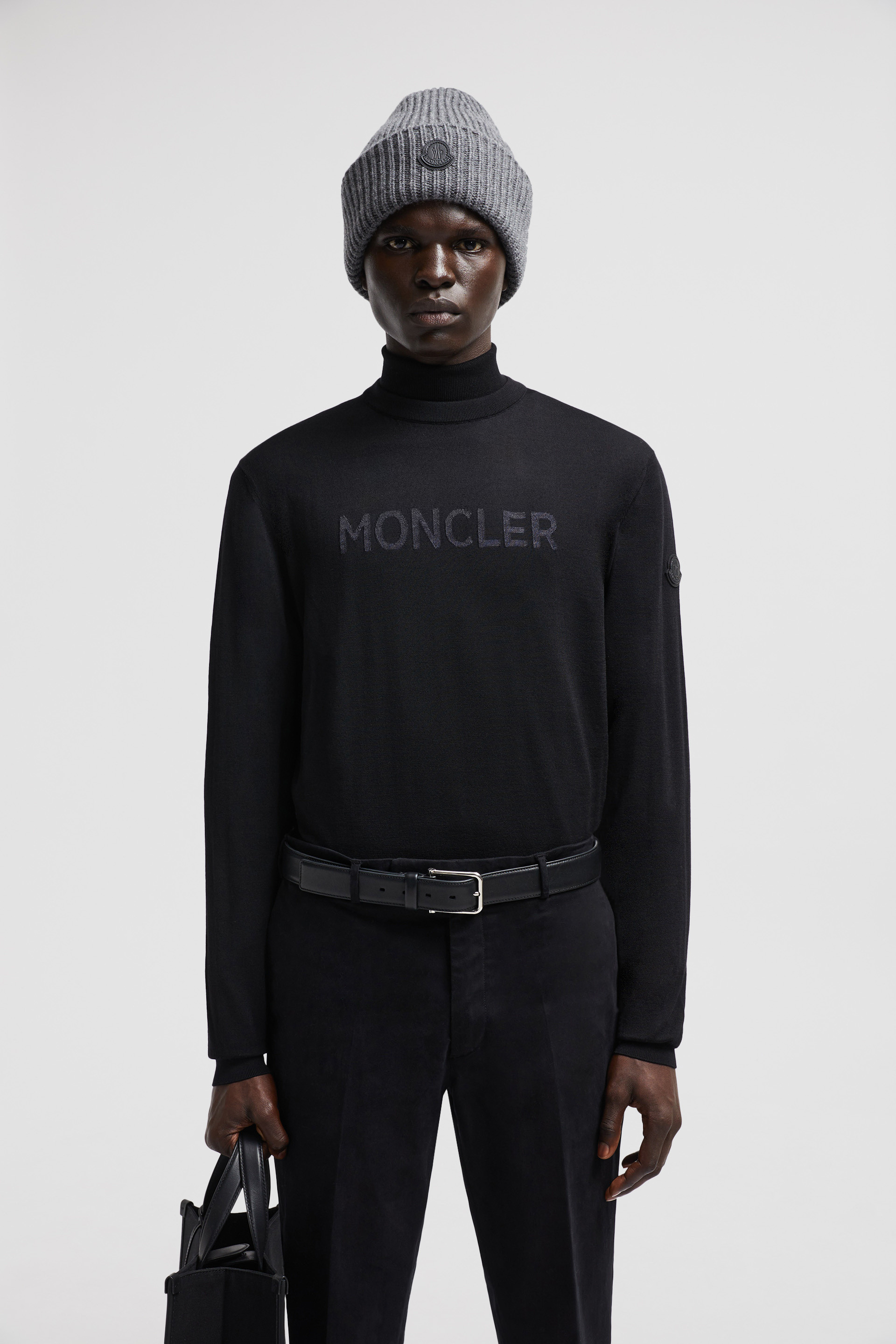 ブラック セーター : セーター＆カーディガン 向けの メンズ | モンクレール