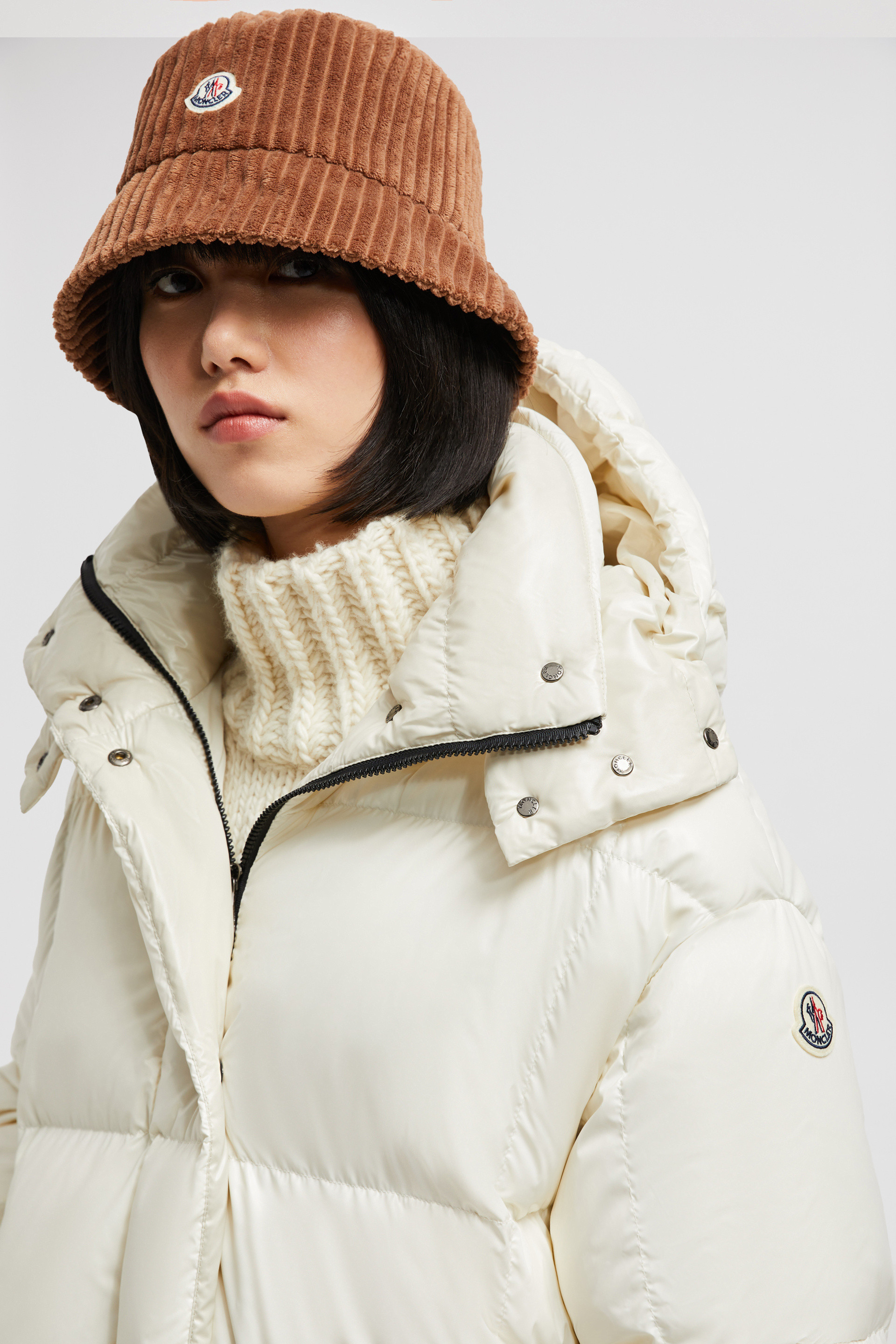 ★【MONCLER】Piumino corto Parana con cappuccio★ダウン MONCLER Parana logo-appliquéd quilted shell hooded down