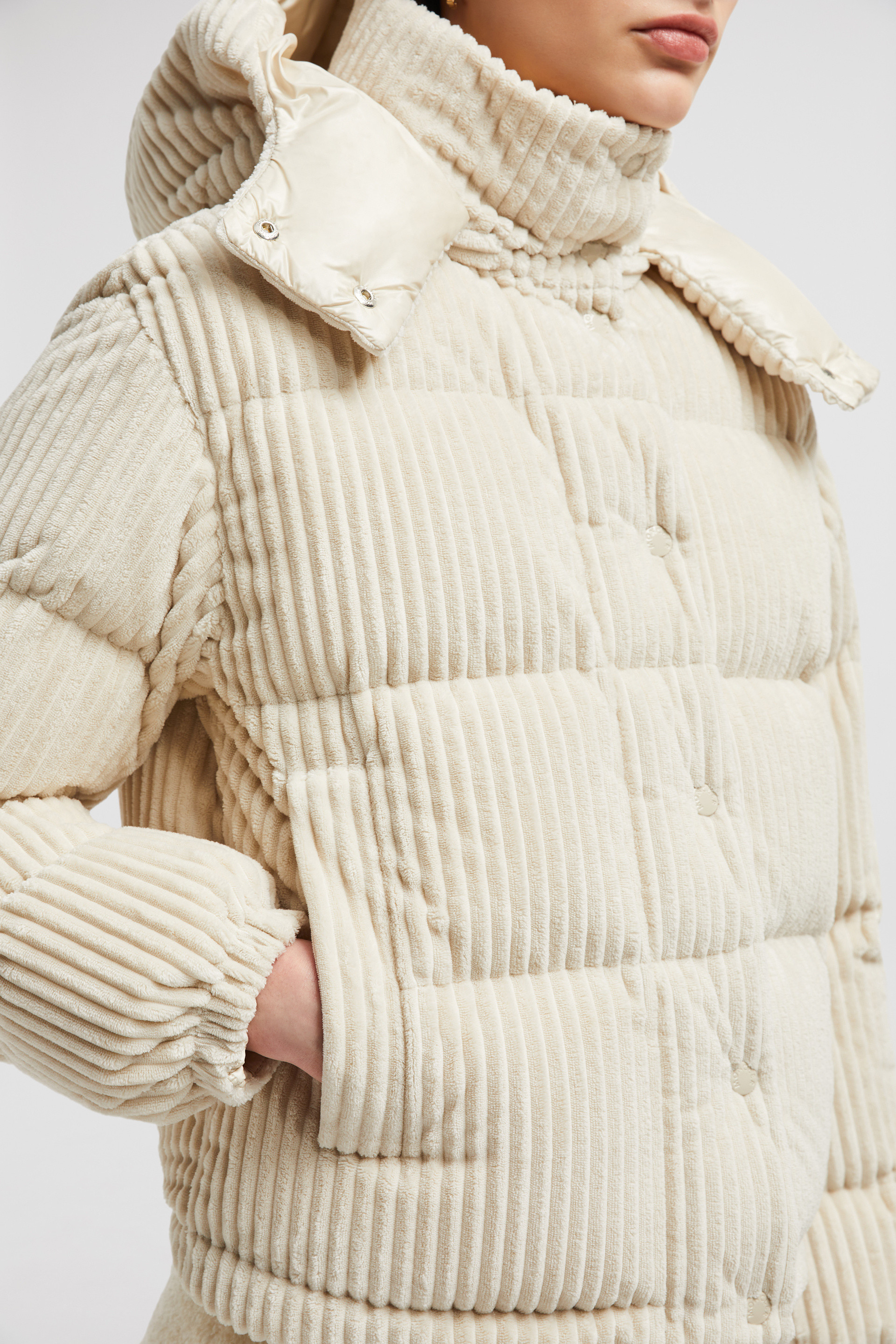 Doudoune Daos en velours cotele Beige Doudounes courtes Femme Moncler FR