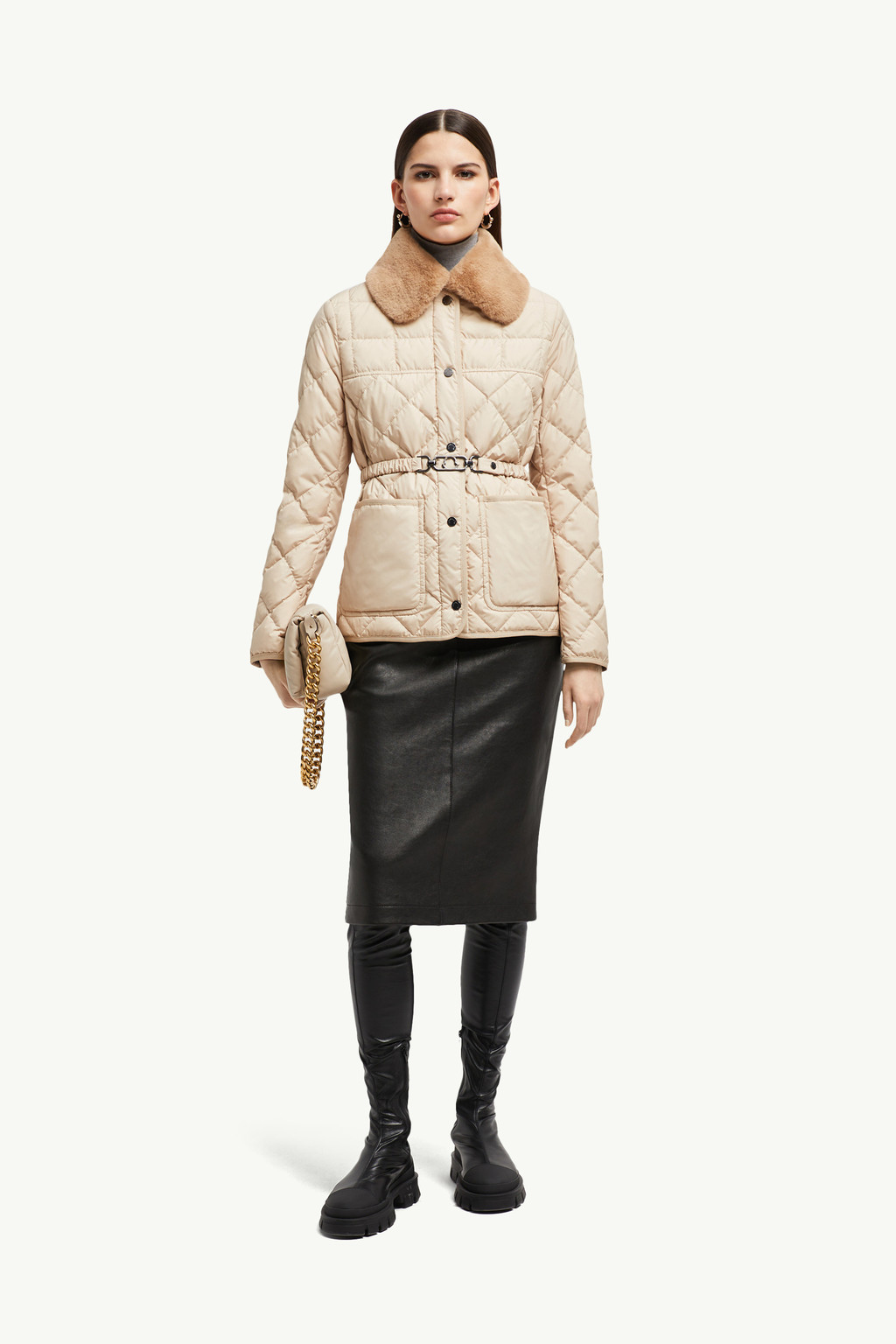 Moncler モンクレール　モコモコが可愛いボアダウンジャケット Moncler モンクレール モコモコが可愛いボアダウンジャケット 【公式通販】