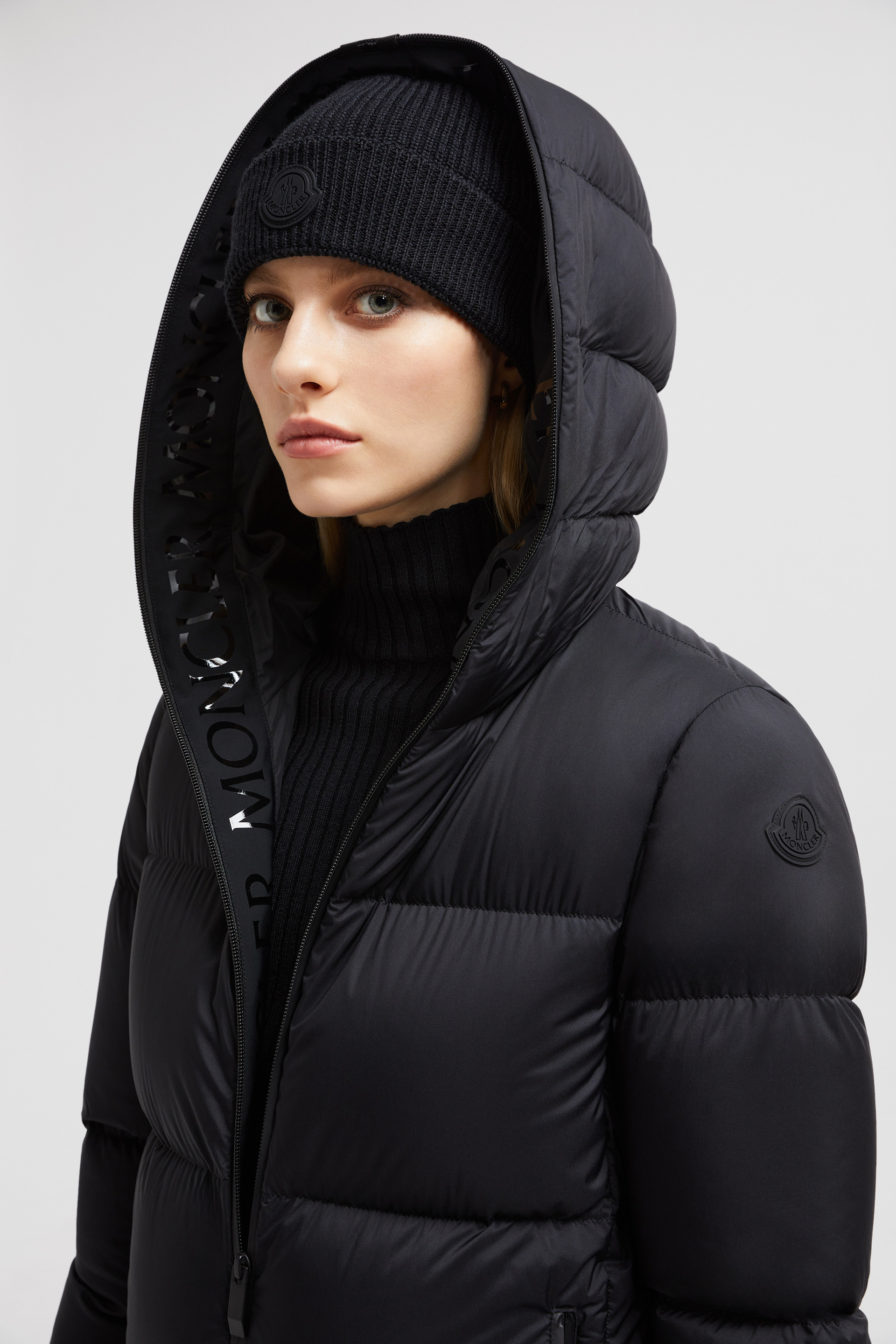 Arredoun Lange Daunenjacke Schwarz Lange Daunenjacken fur Damen Moncler DE