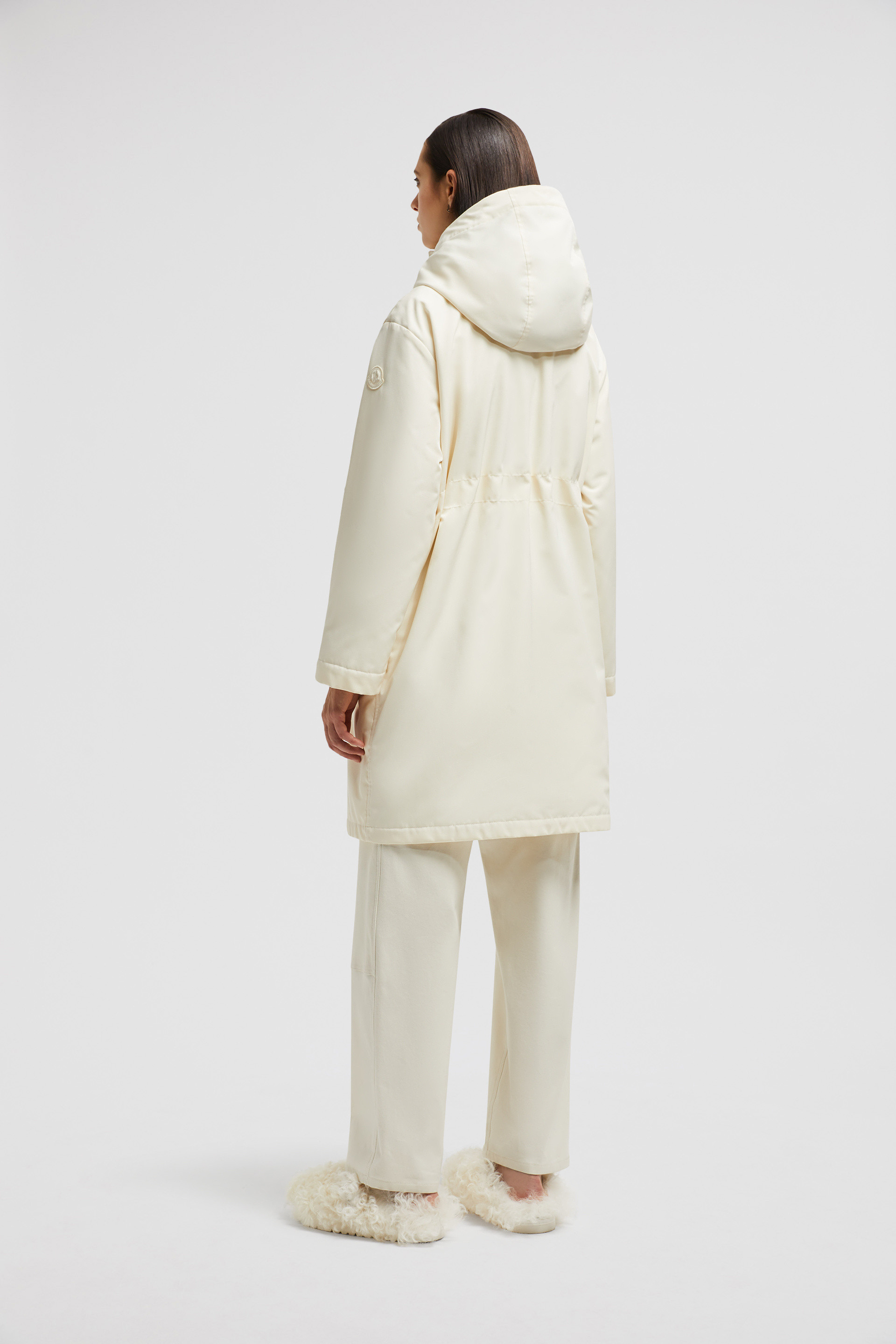 MONCLER | Caen Hooded Shearling Long Down Jacket 関税込 White Caen Hooded Shearling Long Down Jacket - Long Down