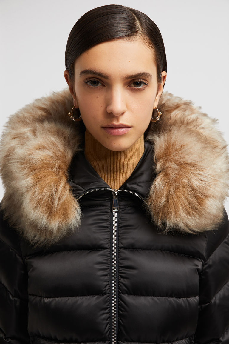 몽클레어 레르시 Leersie 롱 다운 재킷 J20931C000455968599M