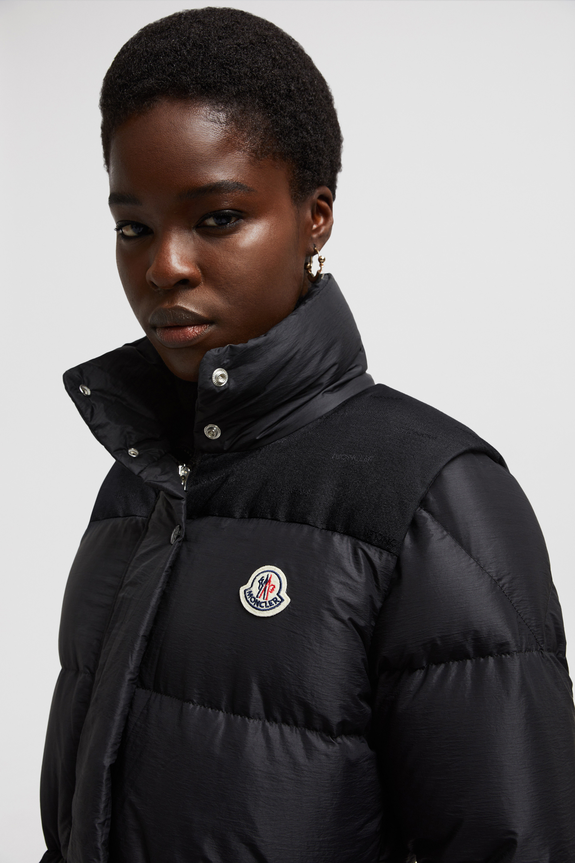 ブラック Moncler Veroneロングダウンコート : ロングダウン ブラック Moncler Veroneロングダウンコート : ロングダウン