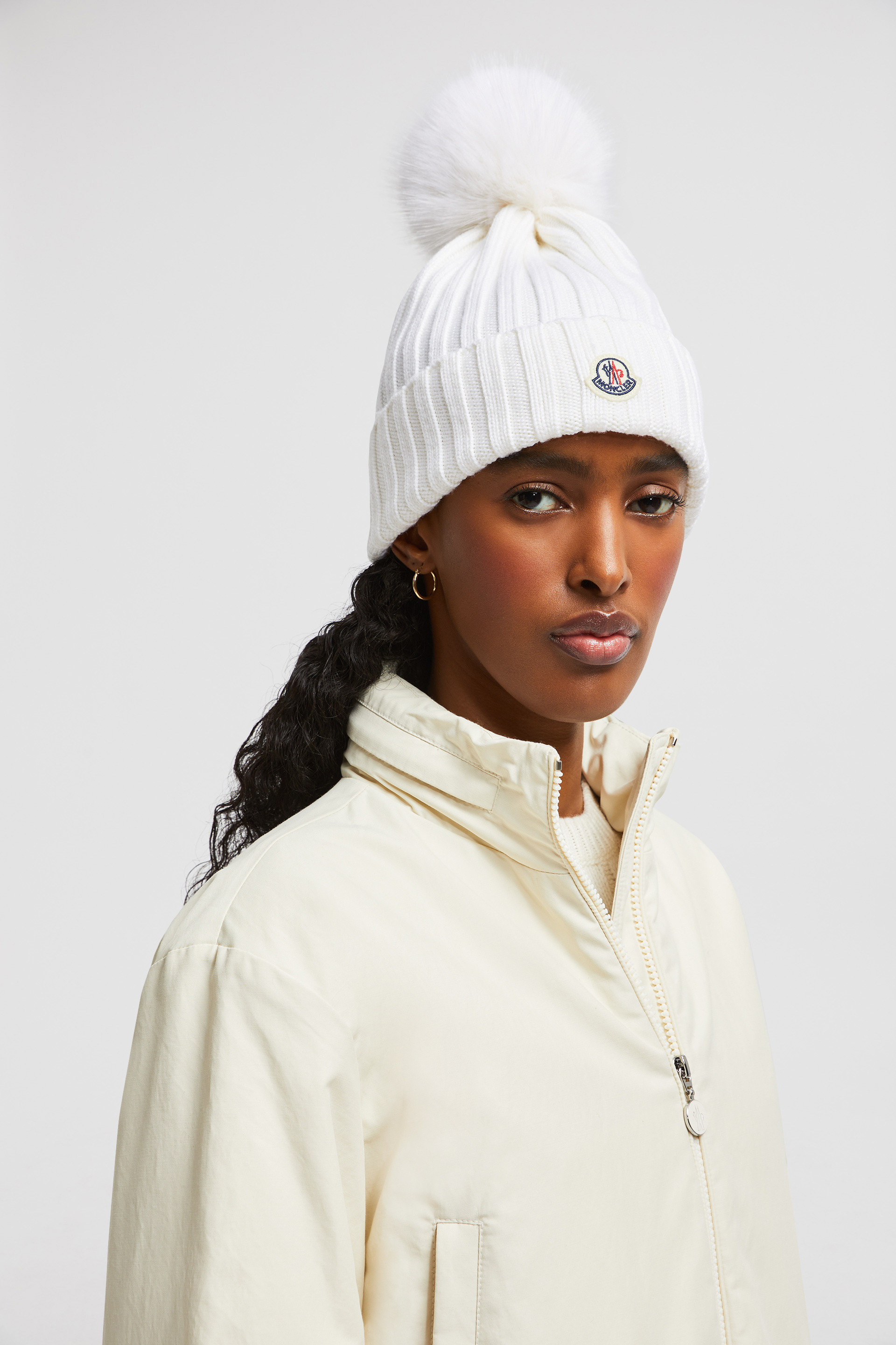 Bonnet en laine avec pompon Blanc Chapeaux Bonnets Femme Moncler BE