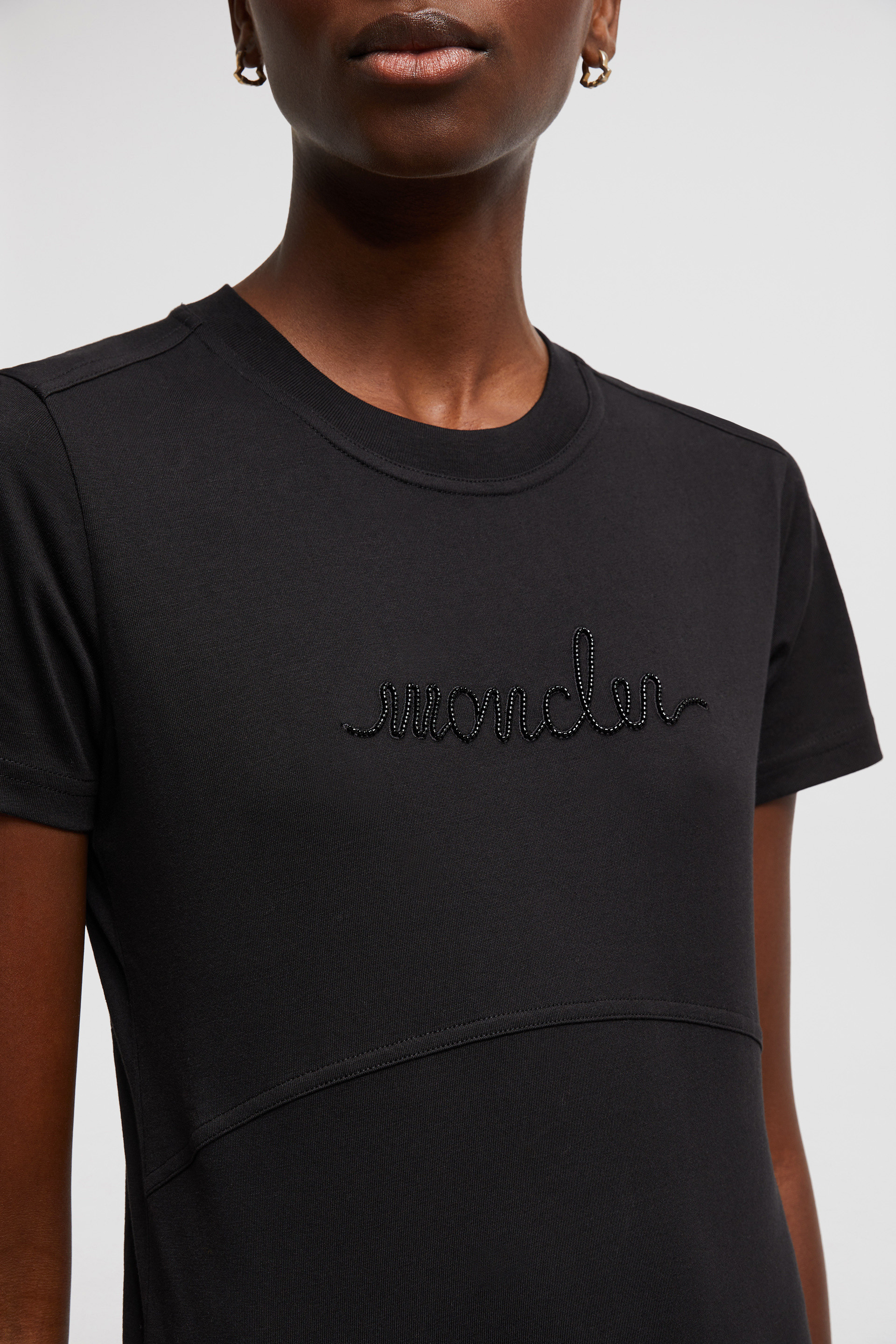 【MONCLER】BEADED LOGO T-SHIRT●K20938C0001989AIJ999 Black Beaded Logo Cotton T-Shirt - Tops & T-Shirts for Women