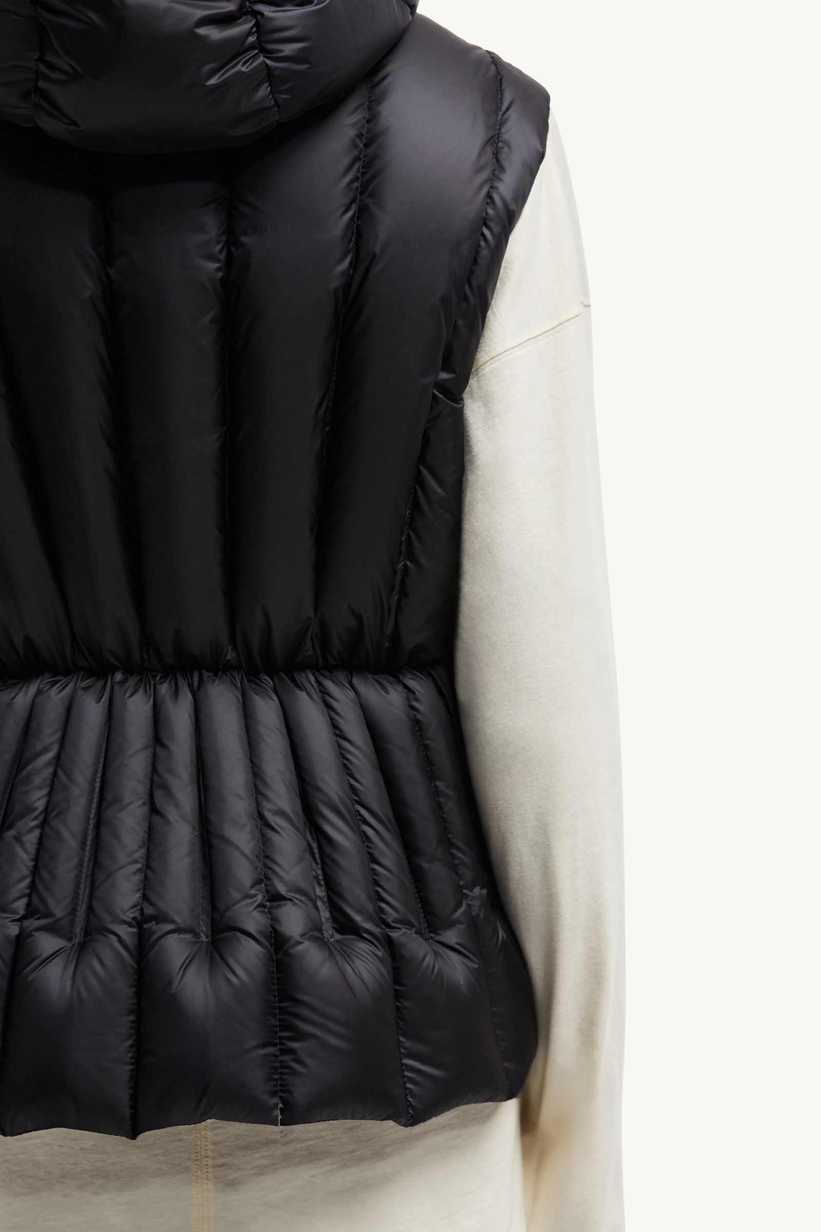 MONCLER ダウンベスト Mellontikos 軽量デザイン Lulu Liコラボ MONCLER ダウンベスト Mellontikos 軽量デザイン Lulu Liコラボ