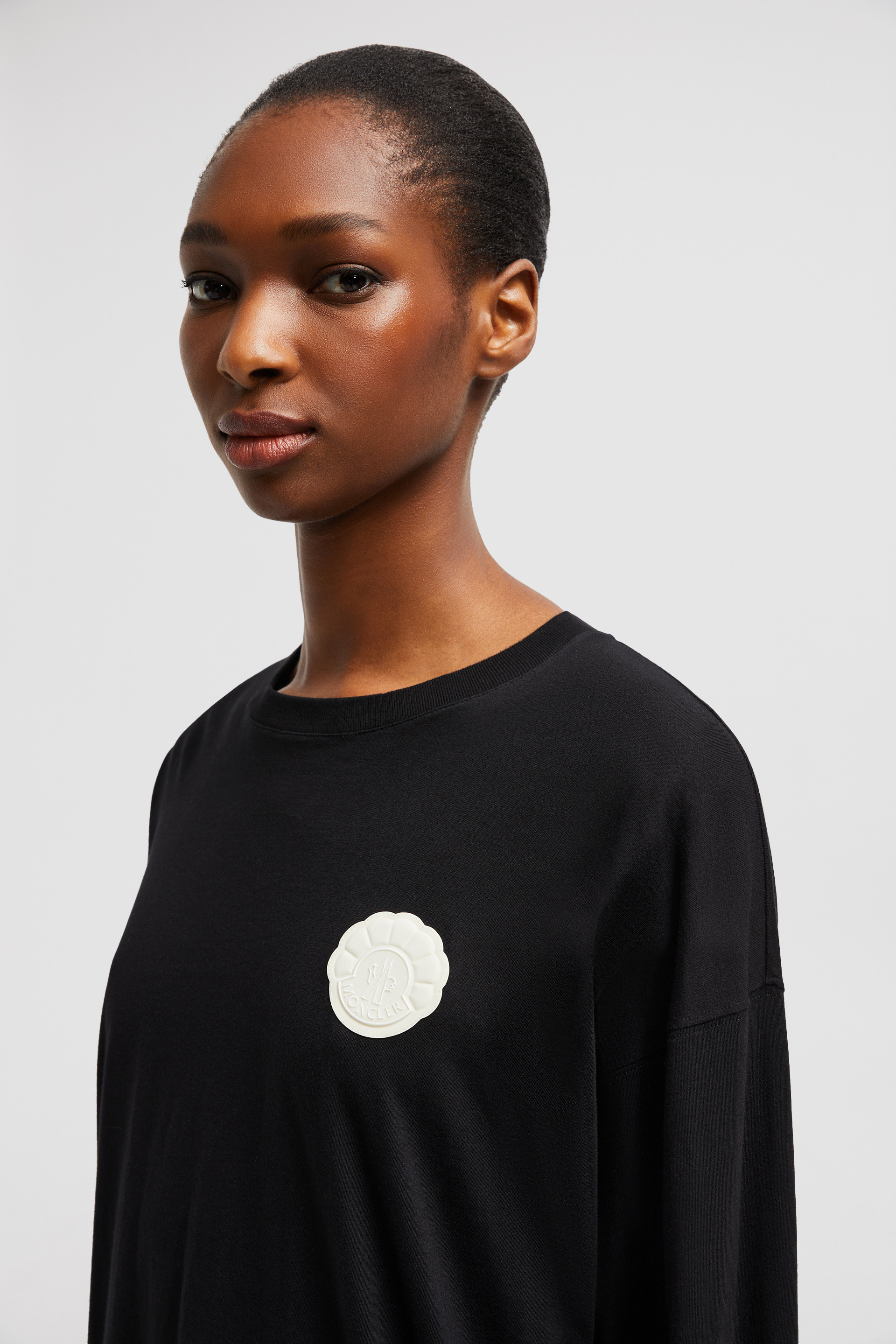 ブラック Moncler x Lulu Li ロングスリーブTシャツ : Tシャツ ブラック Moncler x Lulu Li ロングスリーブTシャツ : Tシャツ