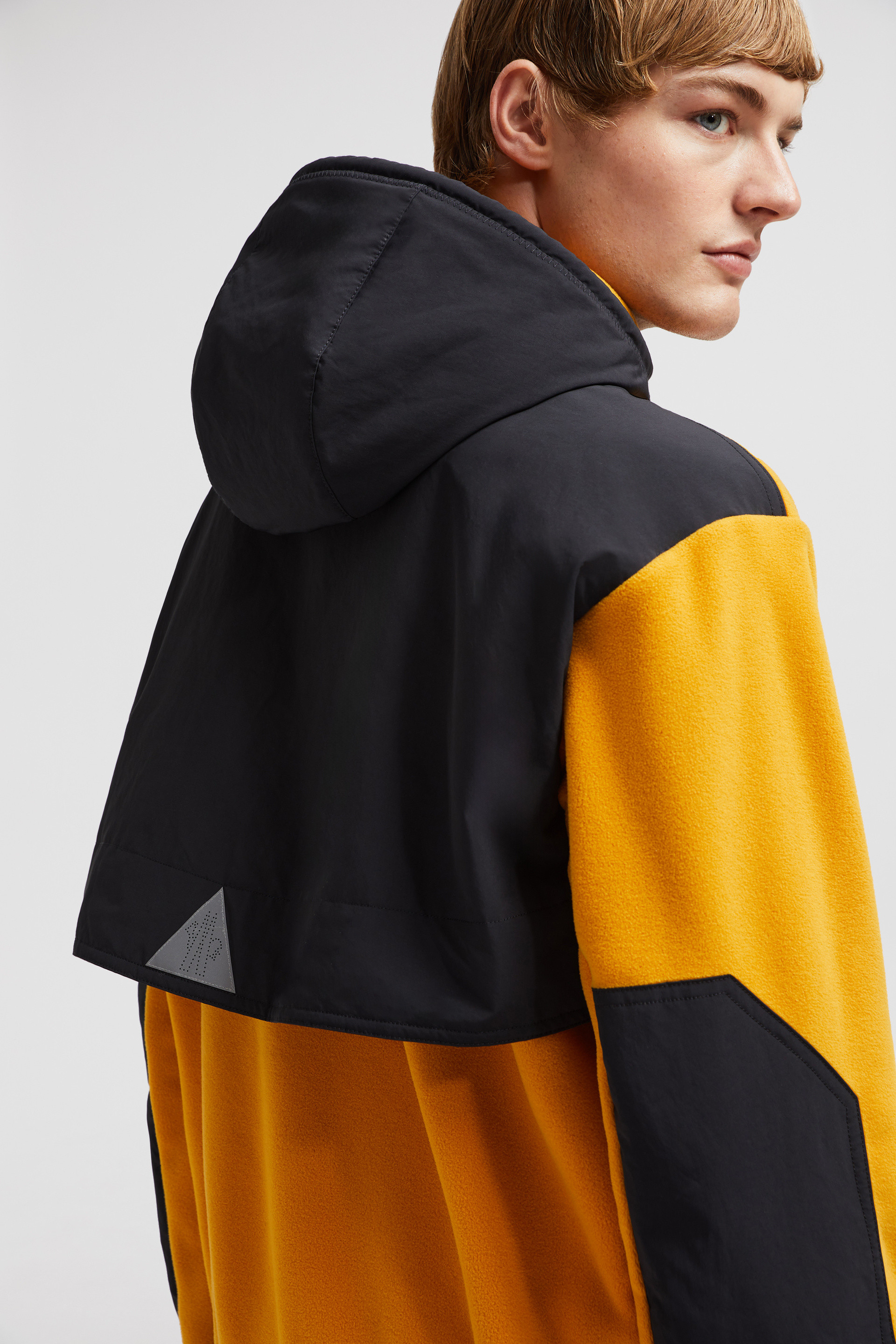 イエロー パーカー : Sweatshirts 向けの Men | モンクレール