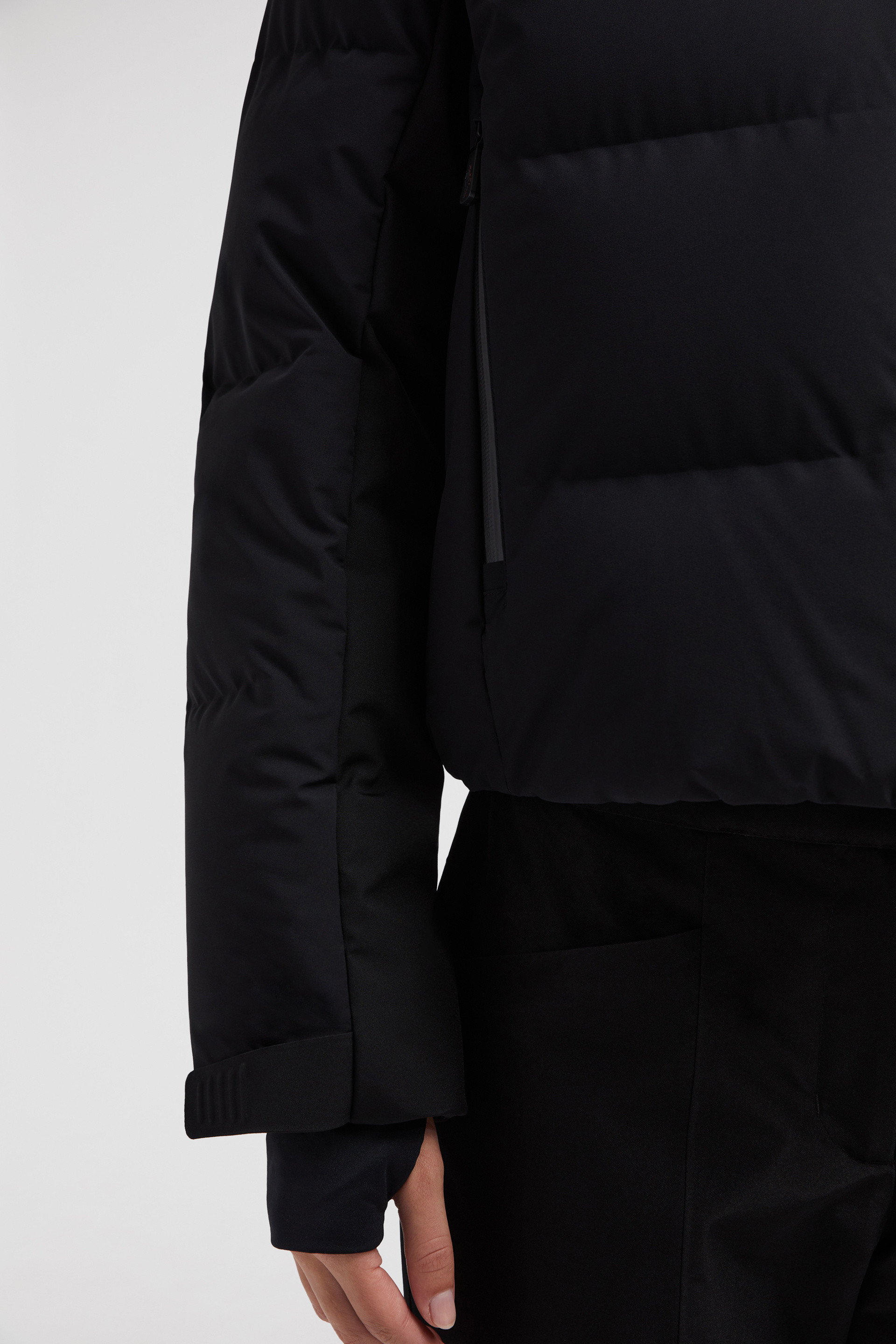 【MONCLER】Stennes ダウンスキージャケット 引き出し式フード Black & White Stennes Down Ski Jacket - Short Down Jackets