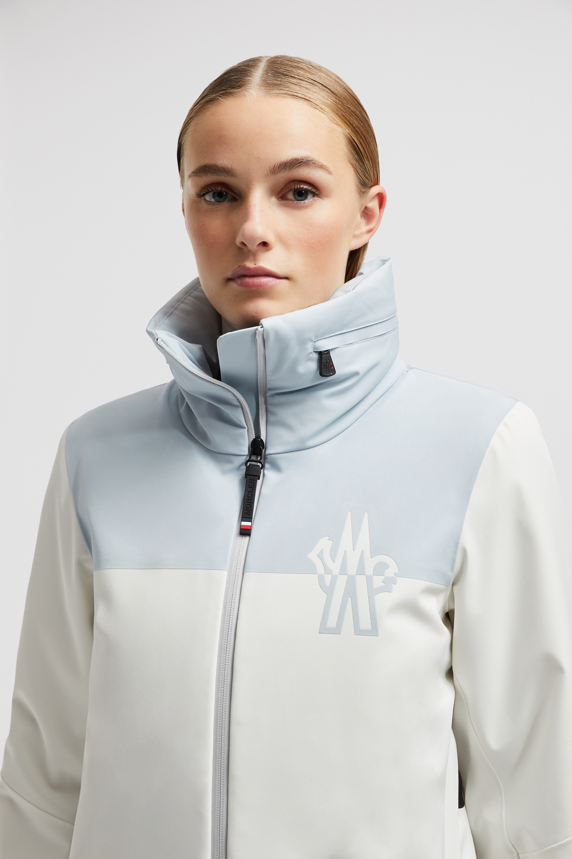 【MONCLER】Bouvreuilスキー・パッド入りジャケット White & Light Blue Bouvreuil Padded Ski Jacket - Short Down