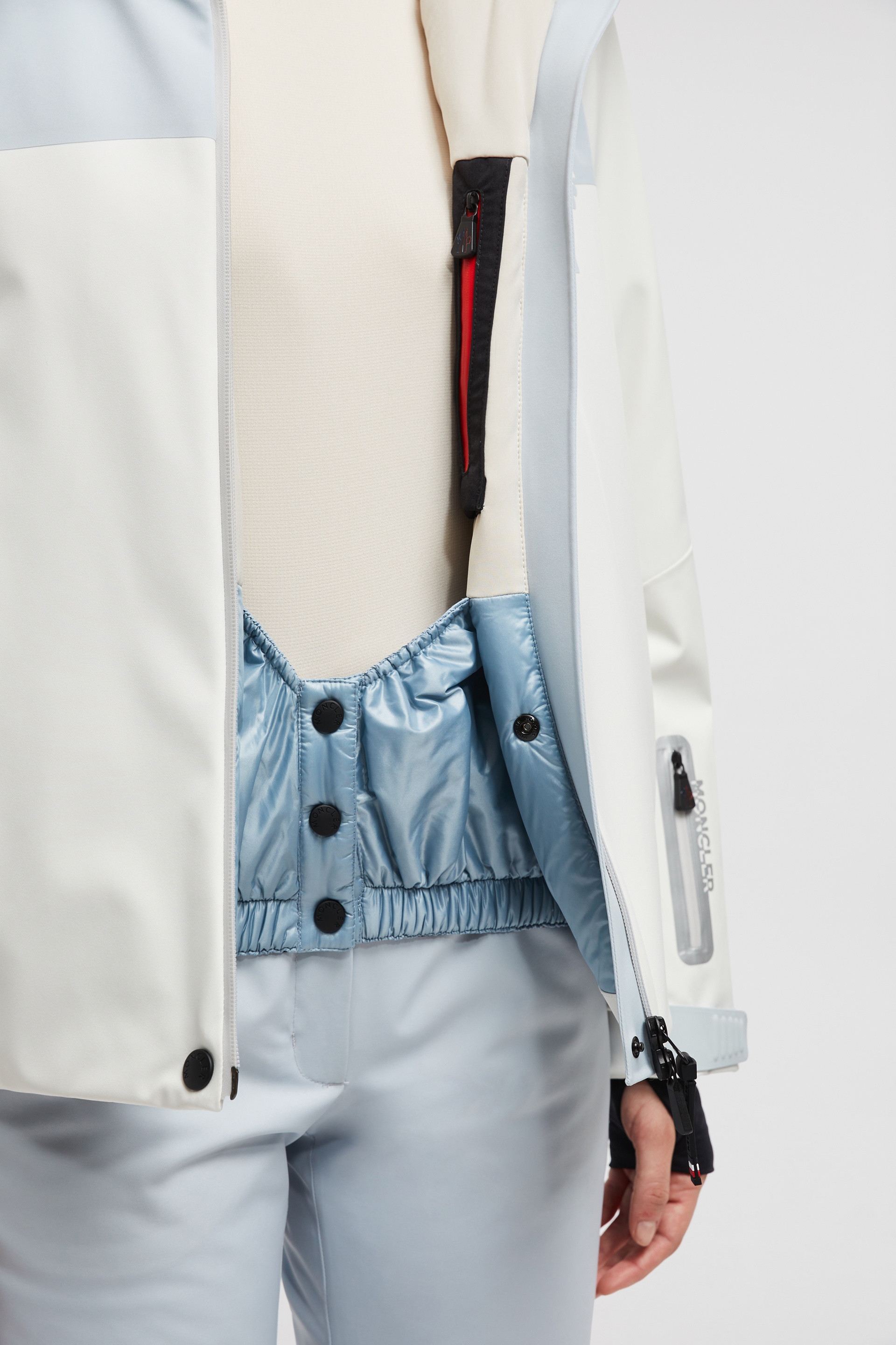 【MONCLER】Bouvreuilスキー・パッド入りジャケット White & Light Blue Bouvreuil Padded Ski Jacket - Short Down
