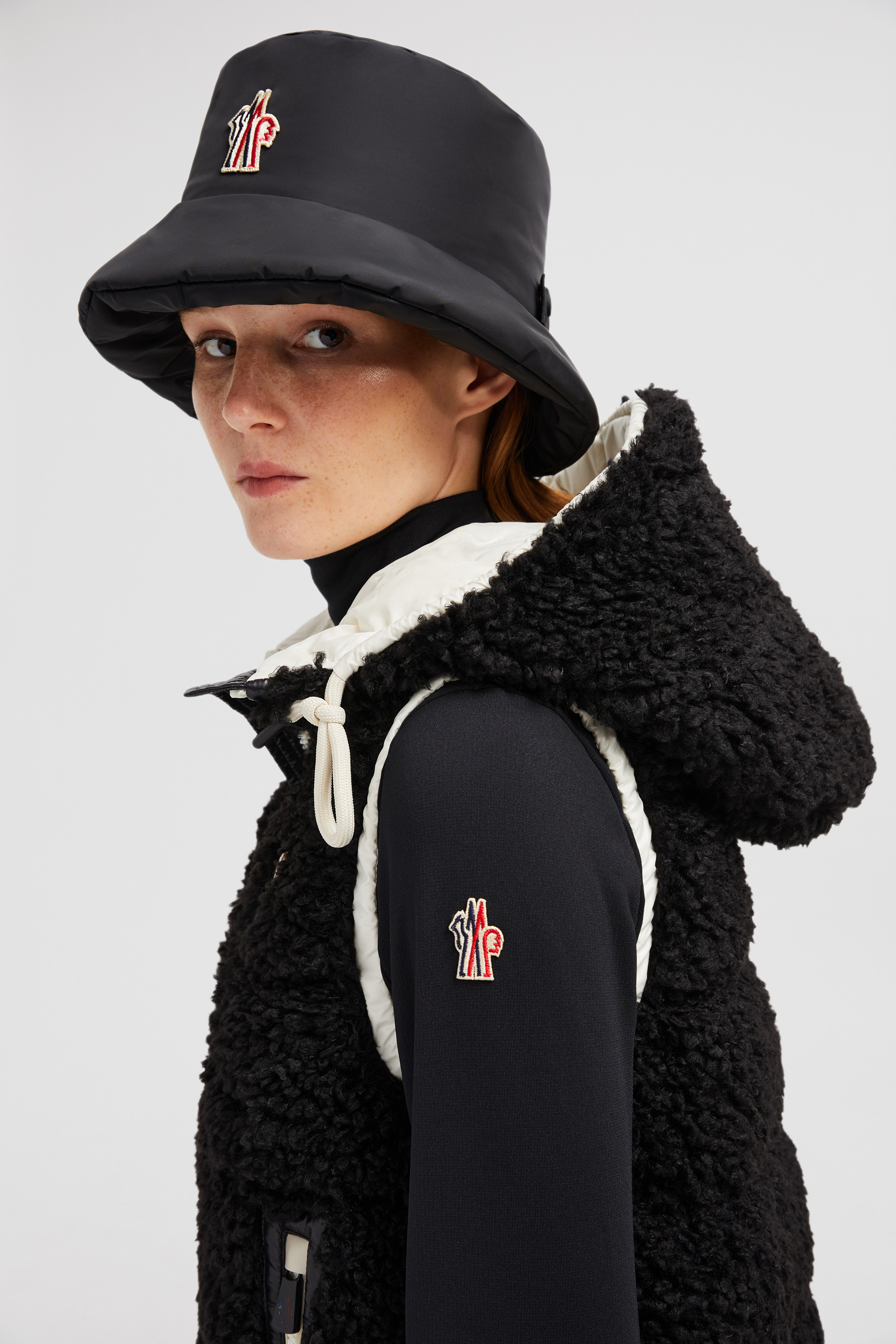 ハット MONCLER Woman Hat Multicolor 3B00008809DK 060 MONCLER Woman Hat Multicolor 3B00008809DK 060 (MONCLER