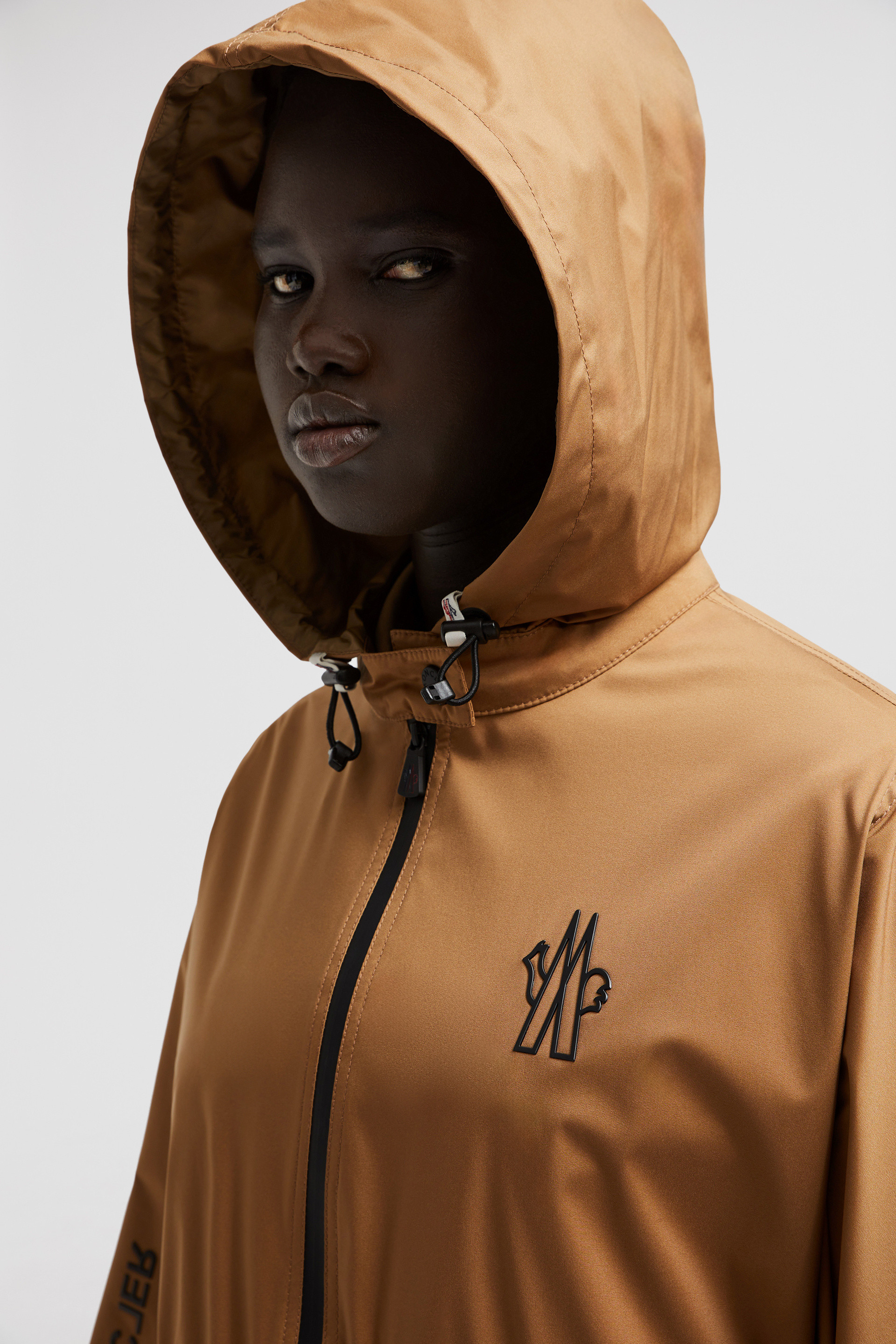 関税込 MONCLER | VORASSY HOODED CAPE J20983G00001539HW24L Light Brown Vorassy Packable Hooded Cape - Capes for Women