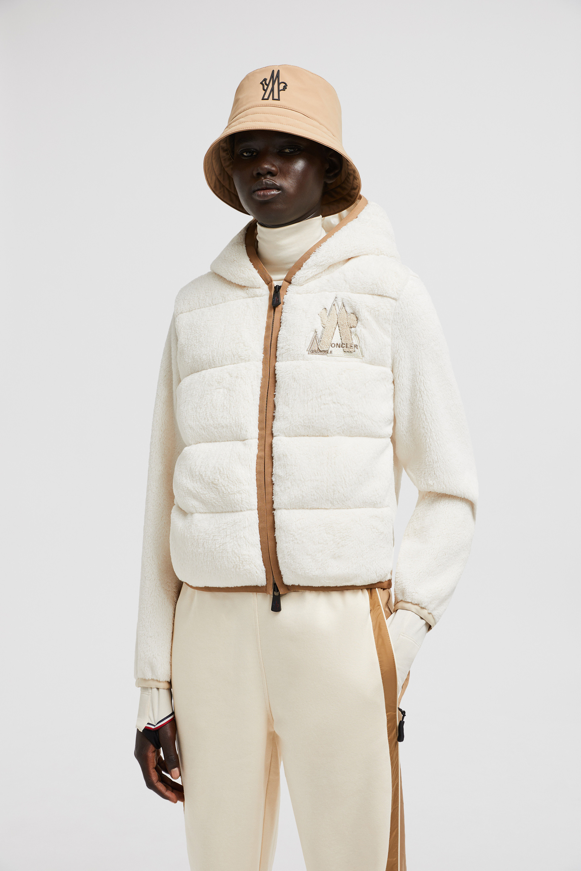 未使用タグ付】MONCLER クロップド パーカー XLサイズ シルクホワイト レディース