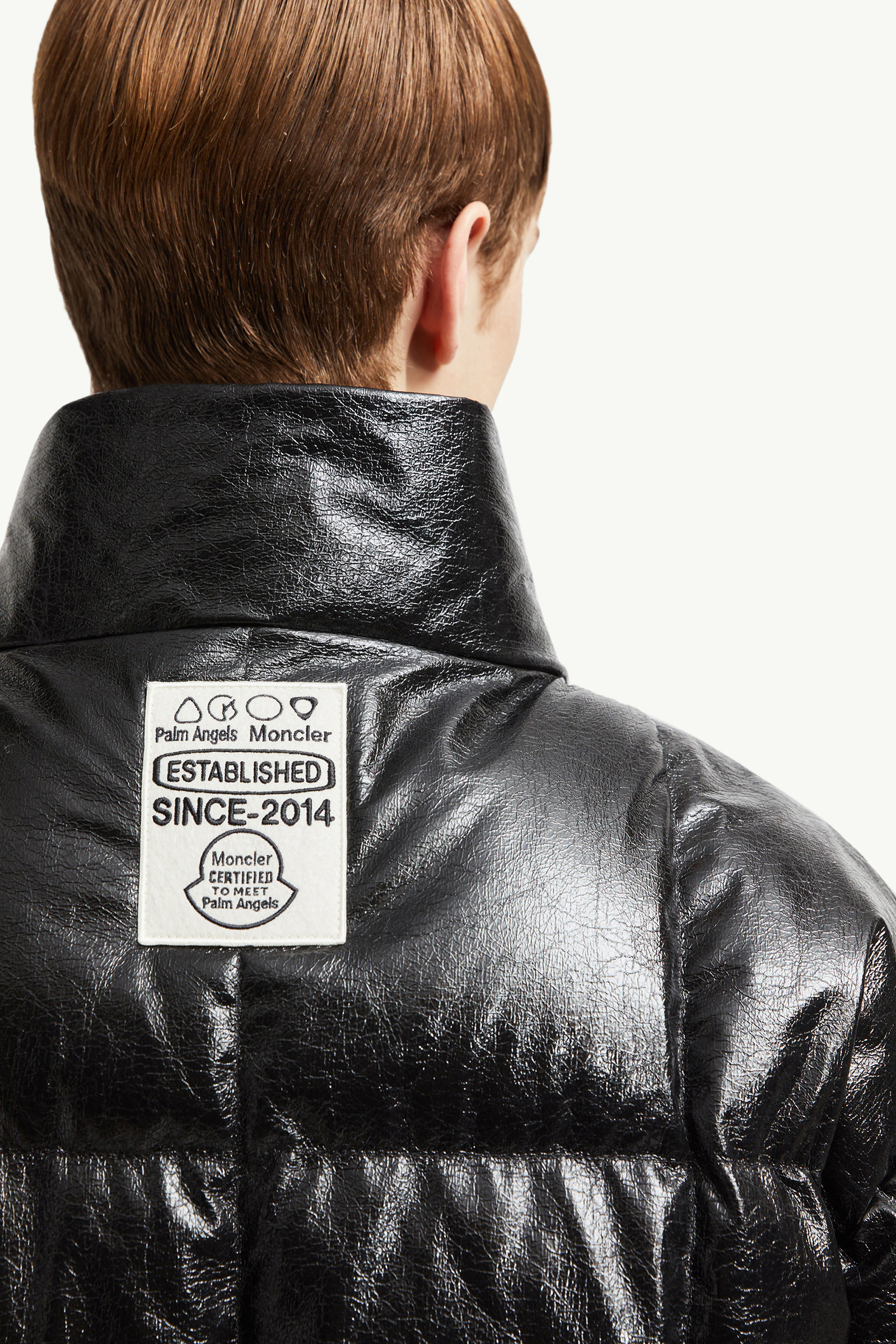 ブラック Moncler x Palm Angels Simoomショートダウン ブラック Moncler x Palm Angels Simoomショートダウン