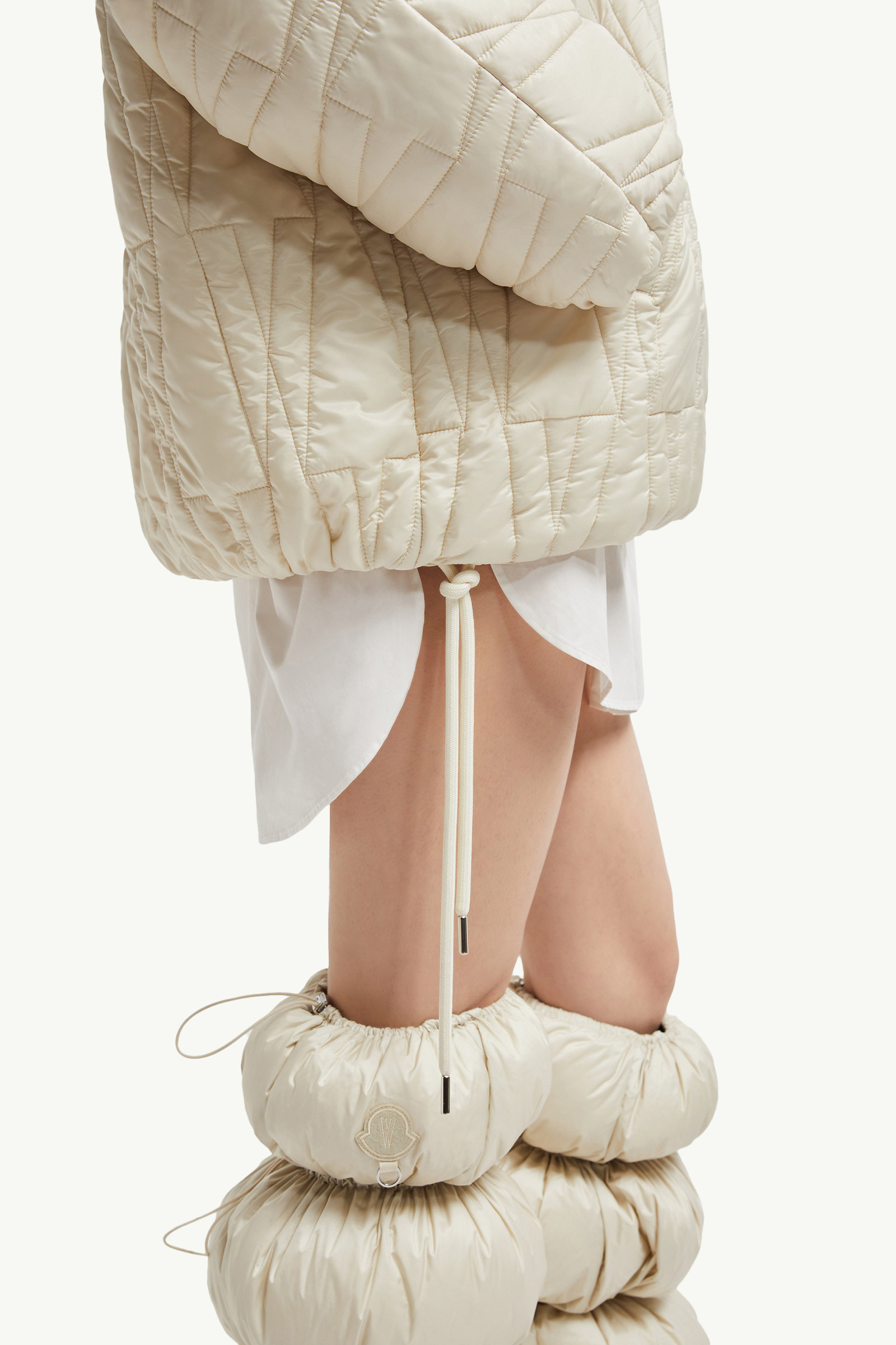 Moncler Willow Smith HAISSA ショート ダウンジャケット J209T1A00004M5010050_F.jpg