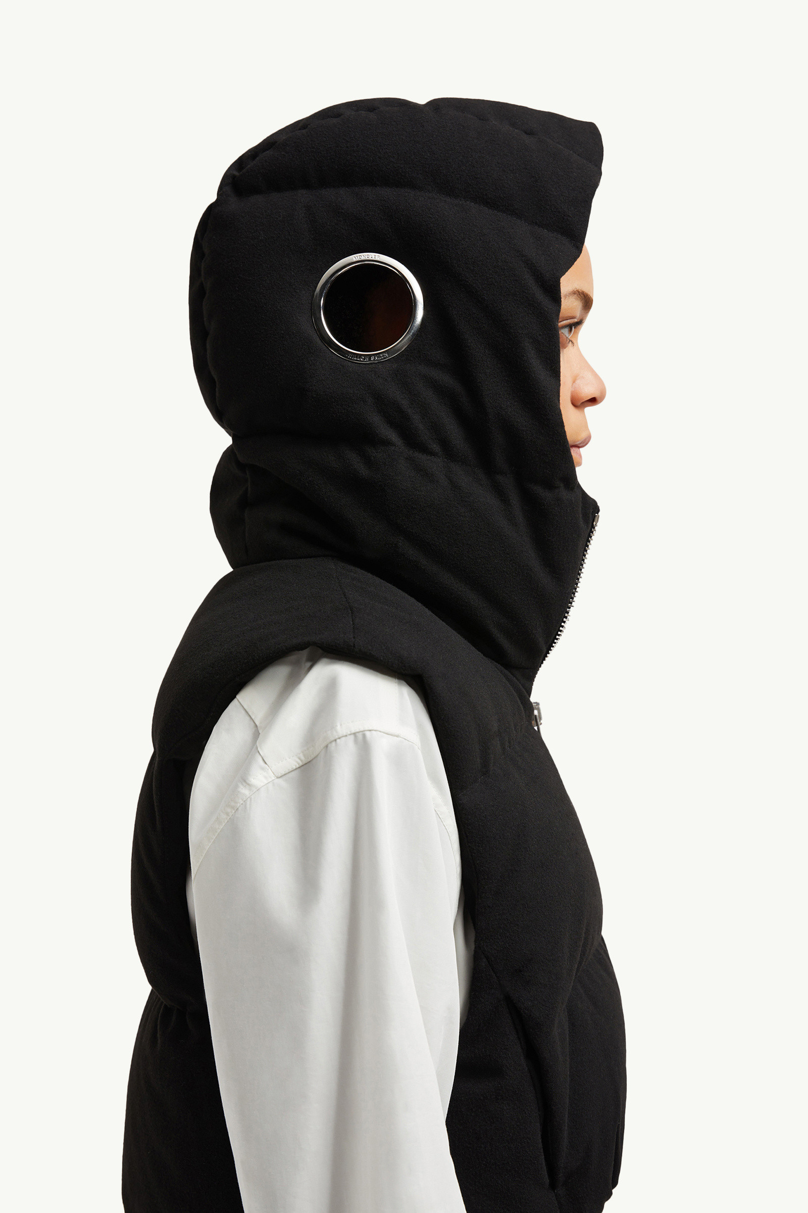 【関税送料込み】MONCLER X WILLOW SMITH ALEXI ベスト ブラック Moncler x Willow Smith Alexiベスト : 向けの Genius