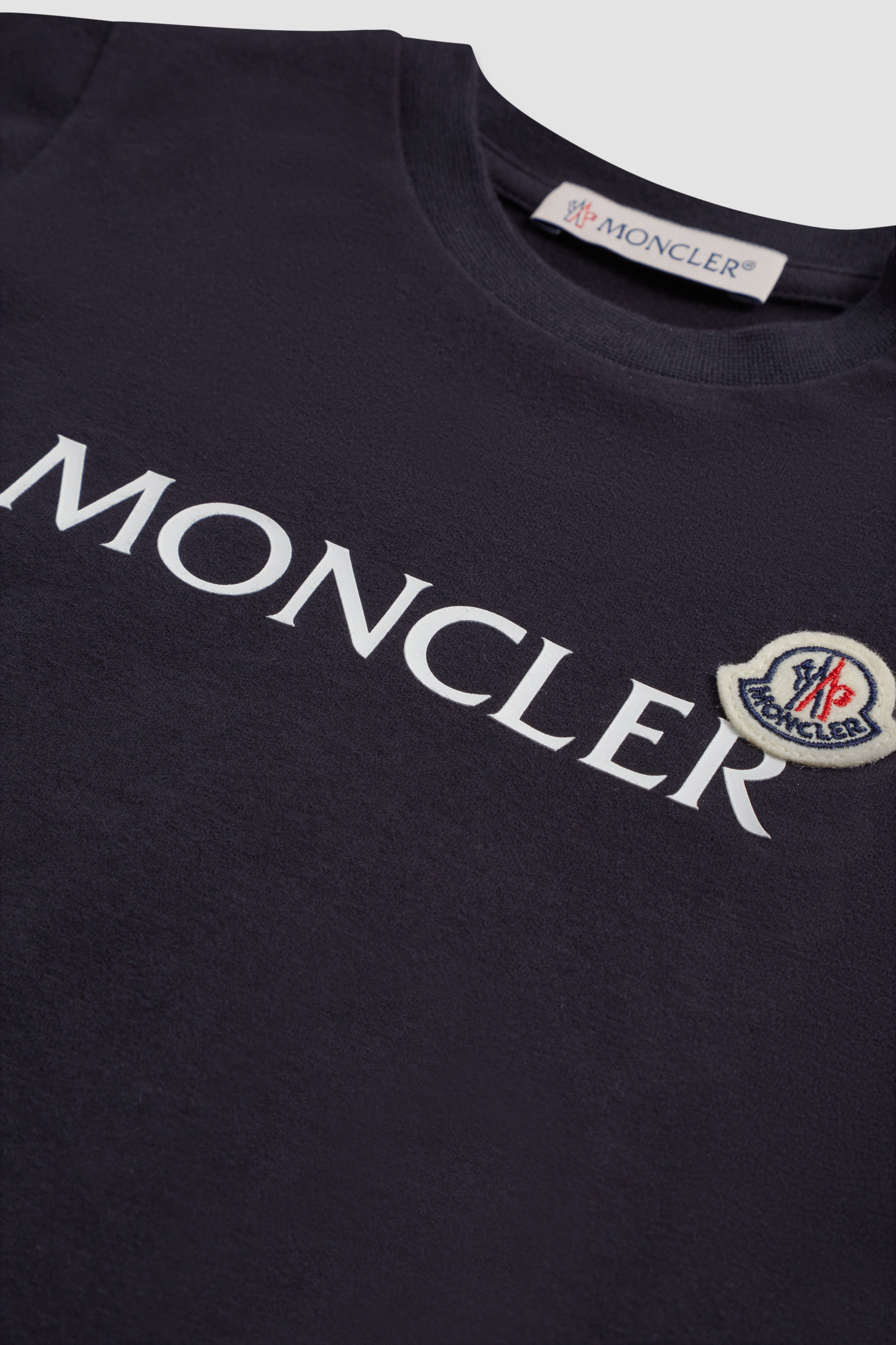 【セール新品】●新品/正規品● MONCLER Kids 袖ロゴ ネットパイピングTシャツ Tシャツ/カットソー