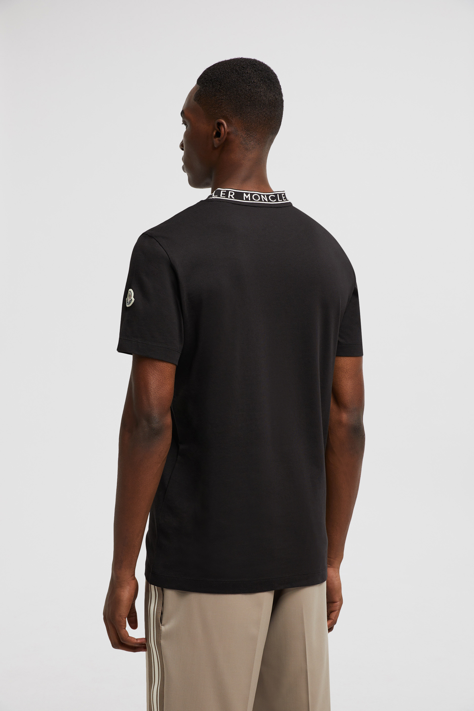 Moncler t shirt mens black best sale